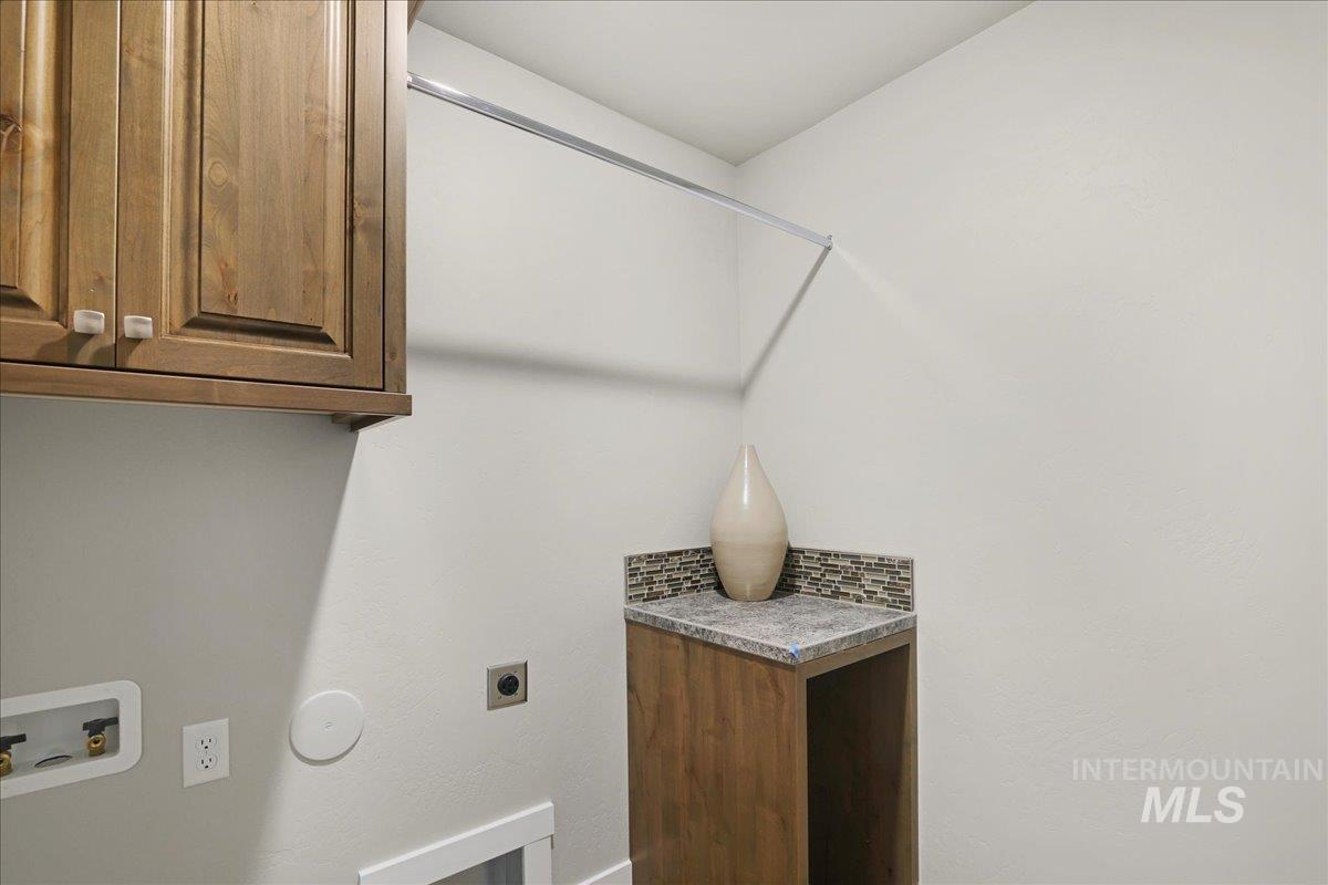 175 Woody Way Property Photo 15