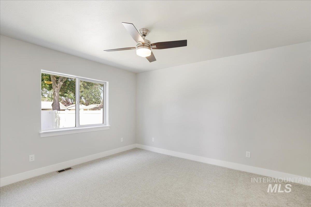 171 Woody Way Property Photo 6