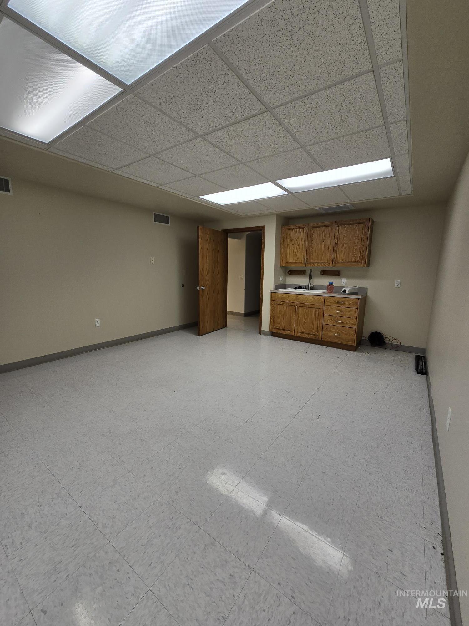 414 Shoup Ave. W. Property Photo 11