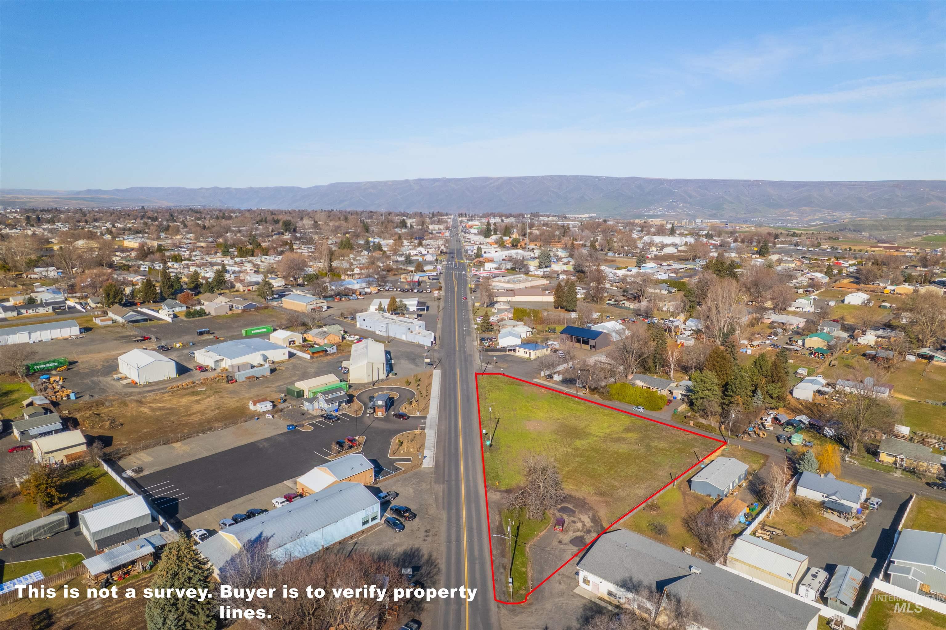 643 Thain Road Property Photo 3