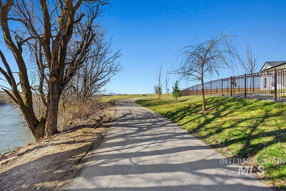 1803 E Thea Dr Property Photo 20