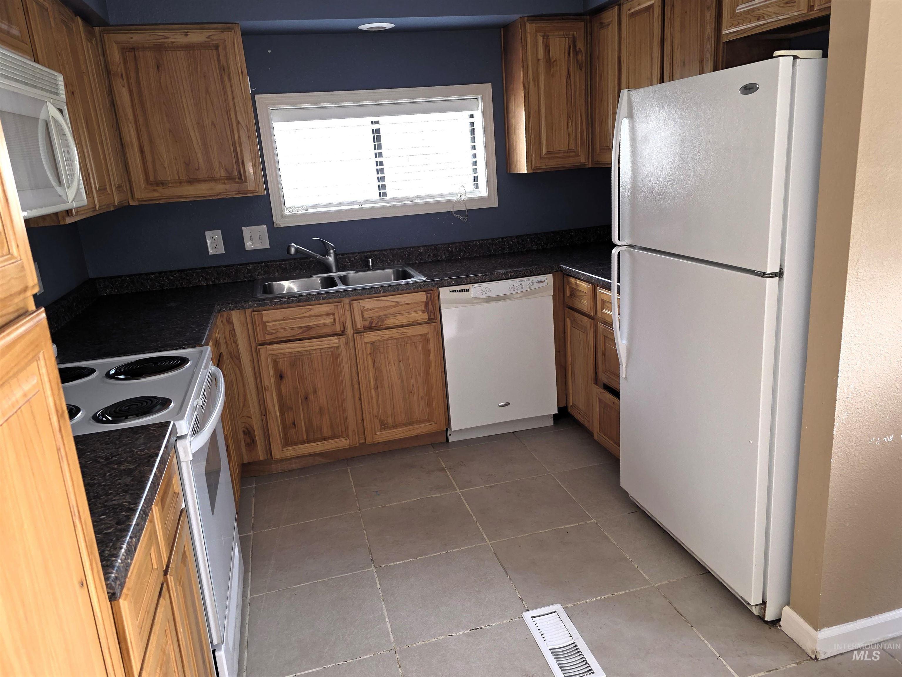507 Silcott Court Property Photo 6