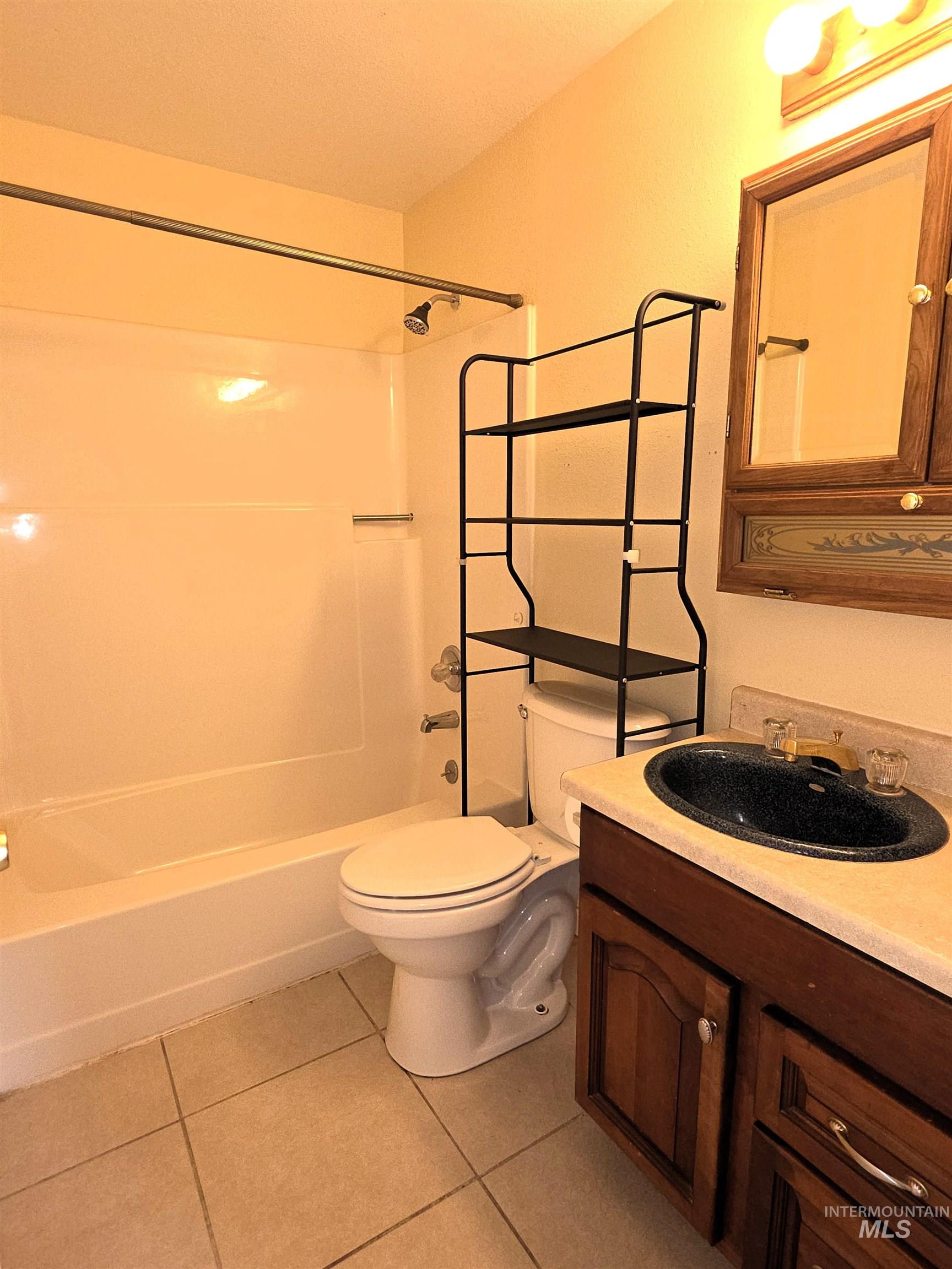 507 Silcott Court Property Photo 13