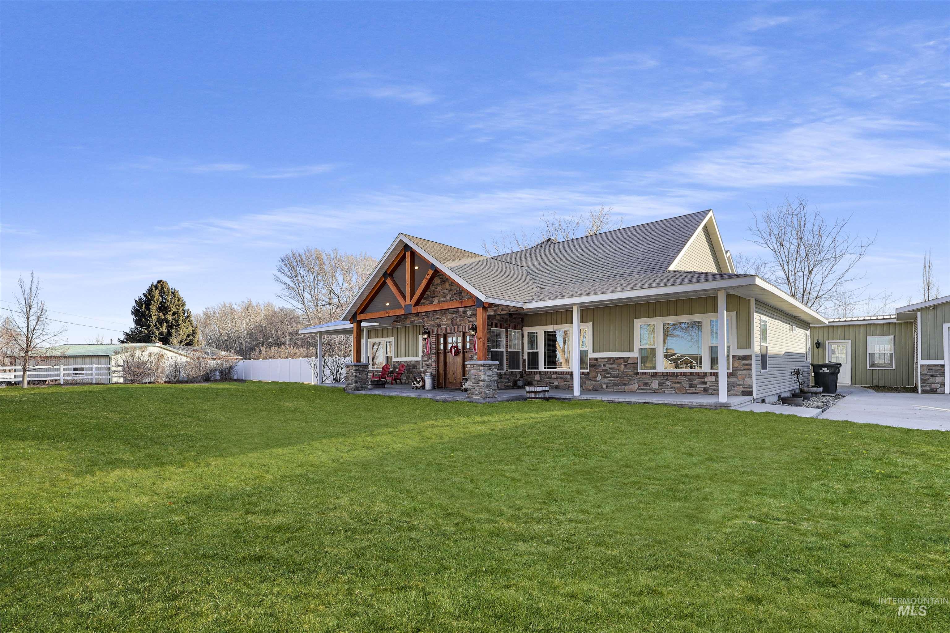 781 N 1150 E Property Photo 2