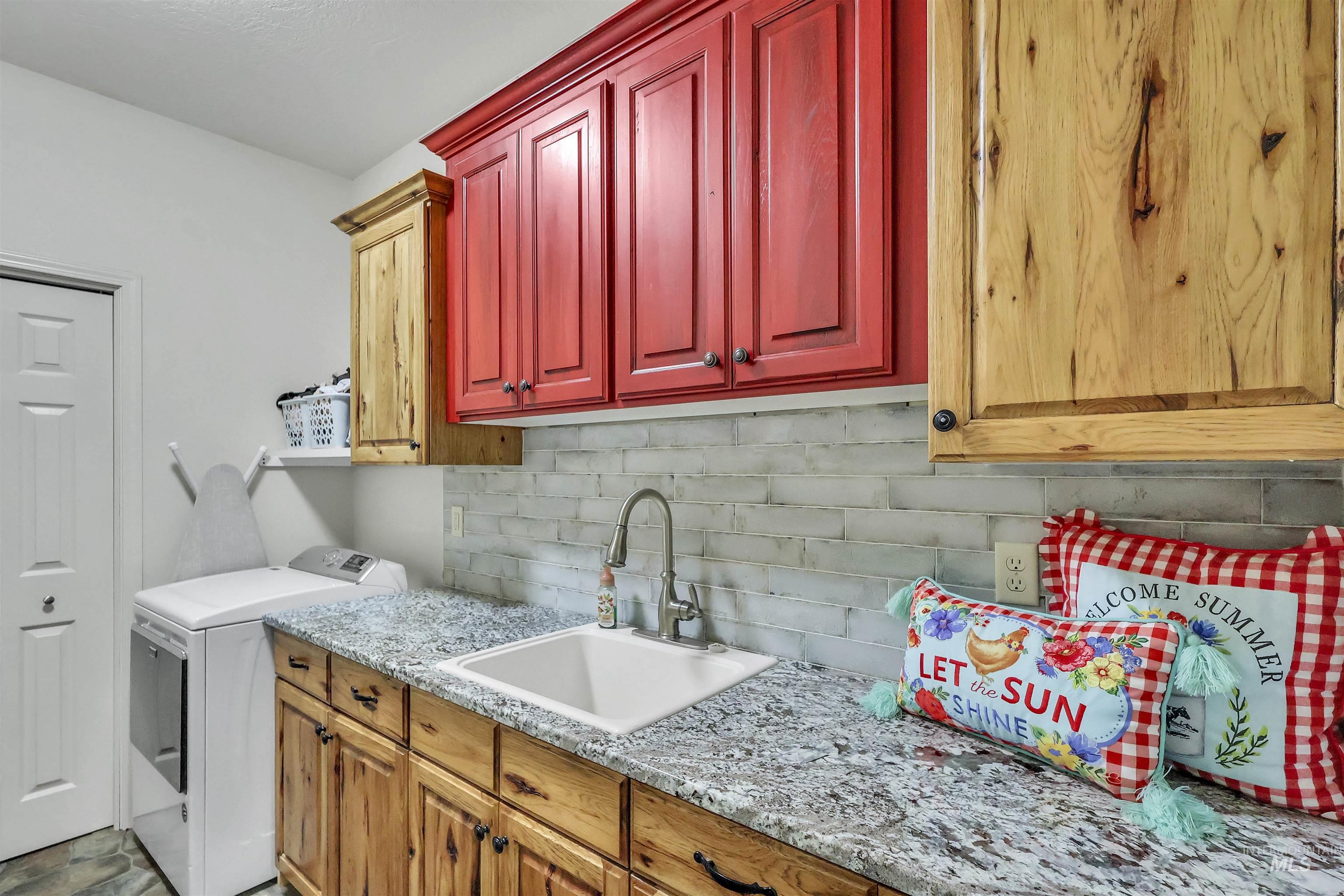 781 N 1150 E Property Photo 20