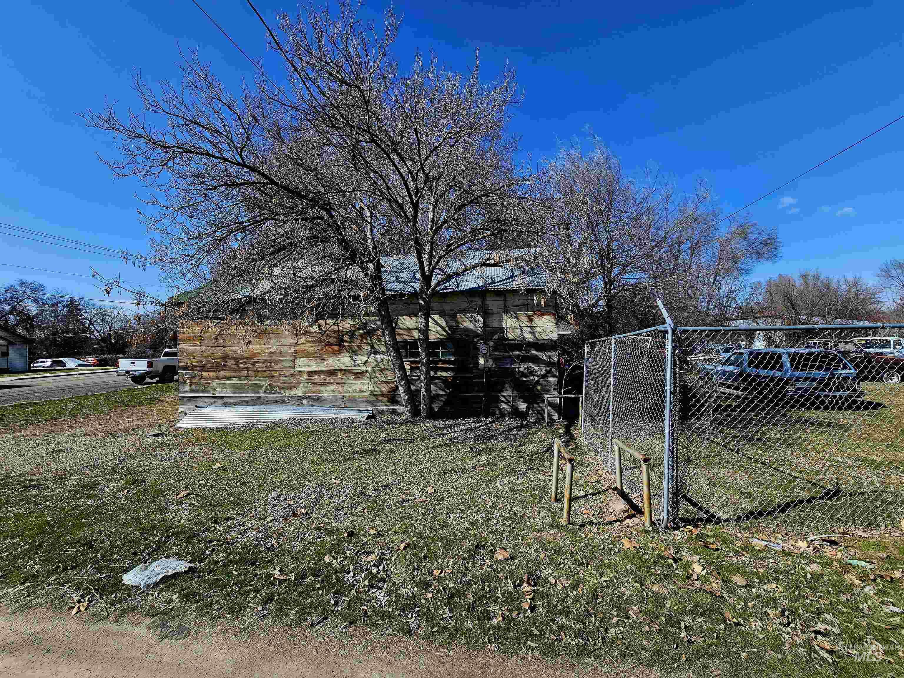 812 6th St. N. Property Photo 3