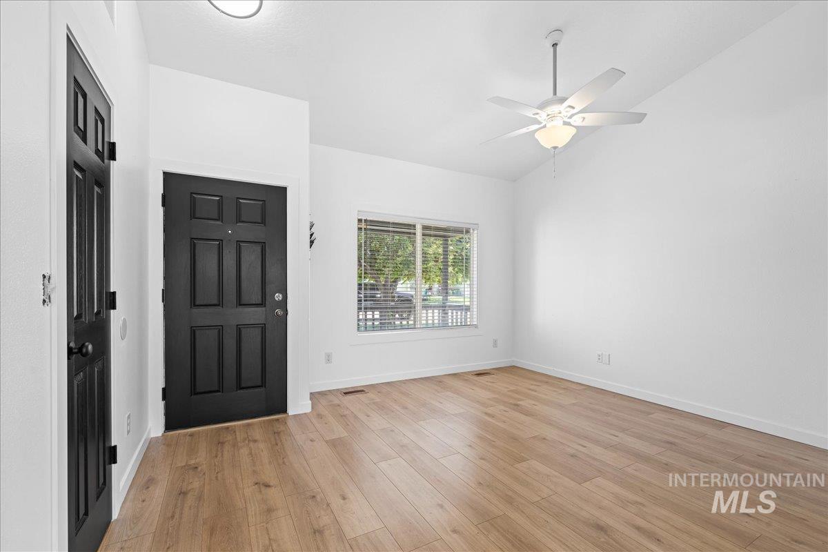 1621 S Woodland Dr Property Photo 5