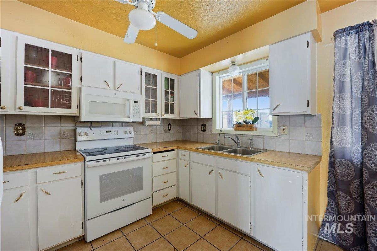 387 N Conant Ave Property Photo 11