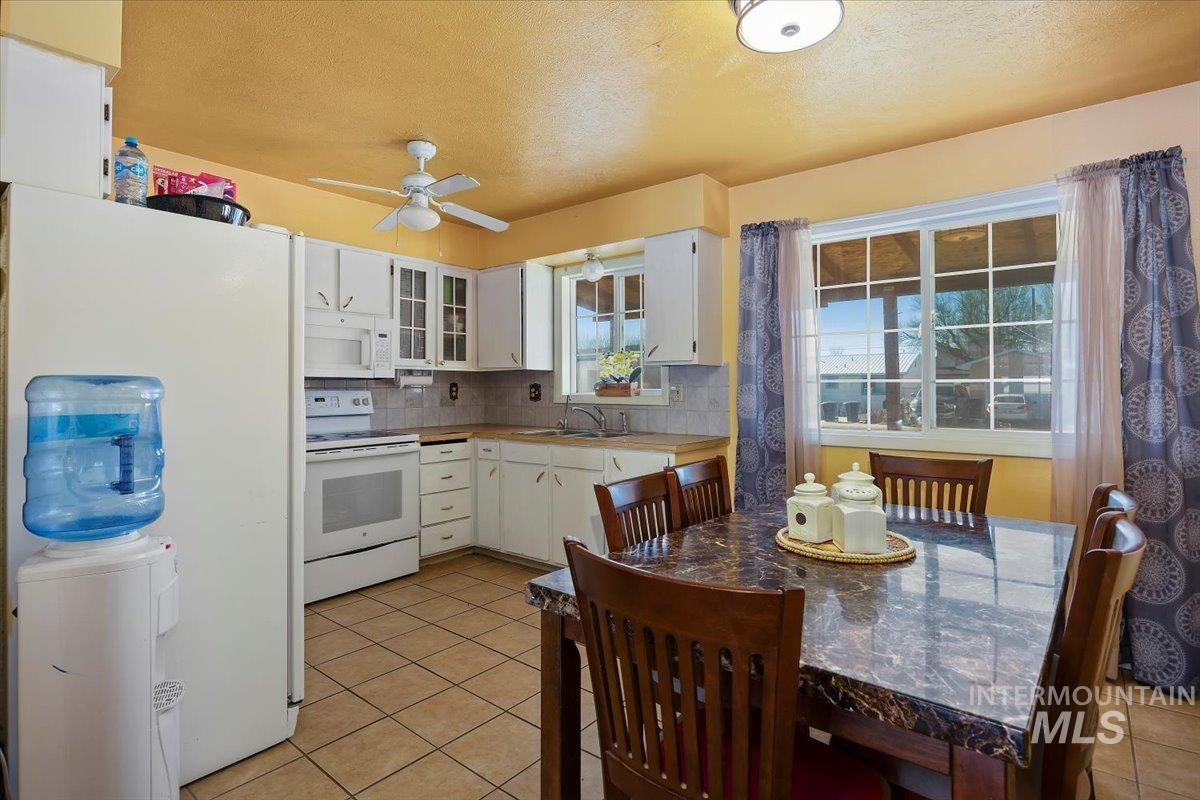 387 N Conant Ave Property Photo 12