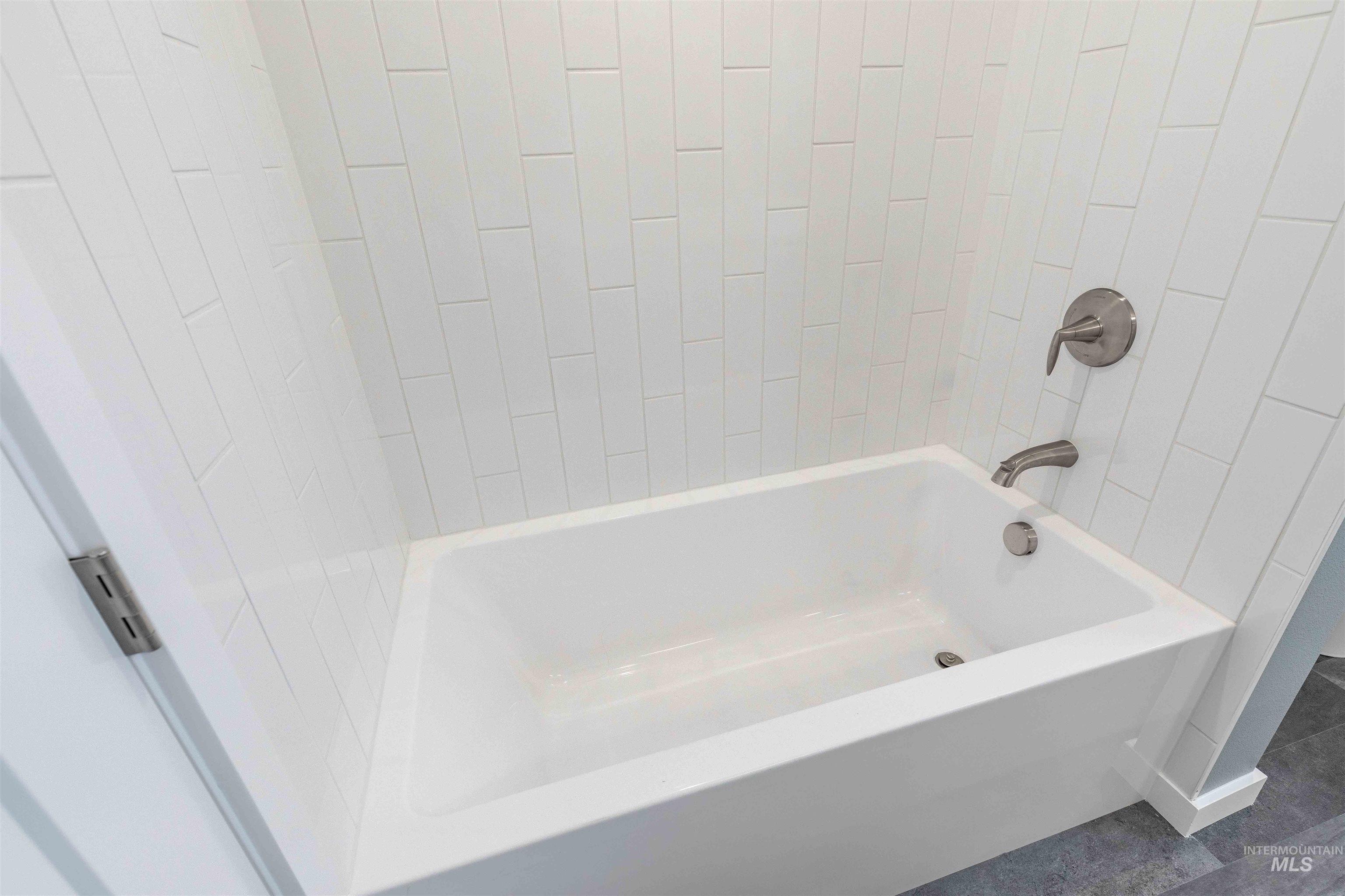 232 Wheatland Court Property Photo 8