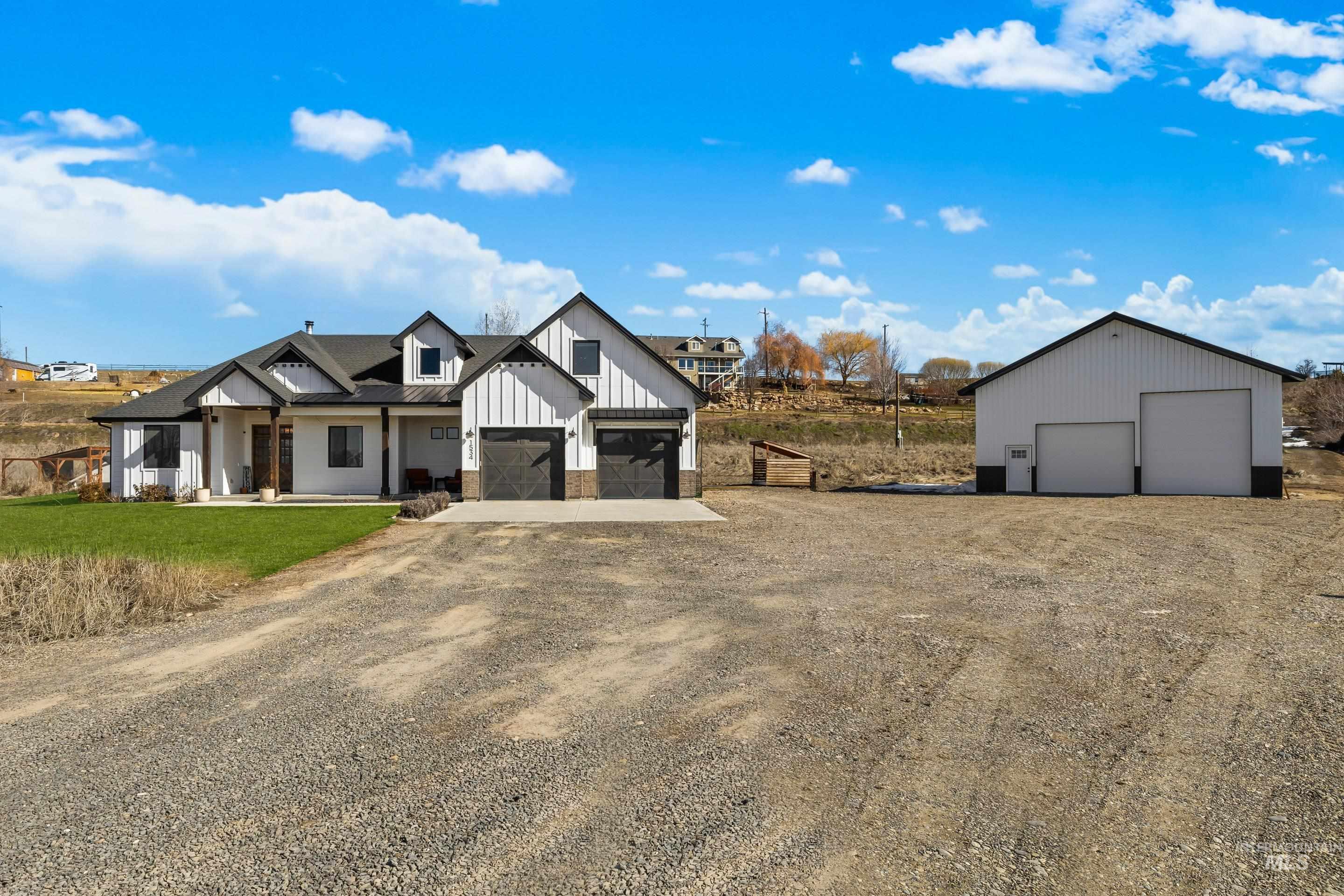 1534 Ross Rd Property Photo