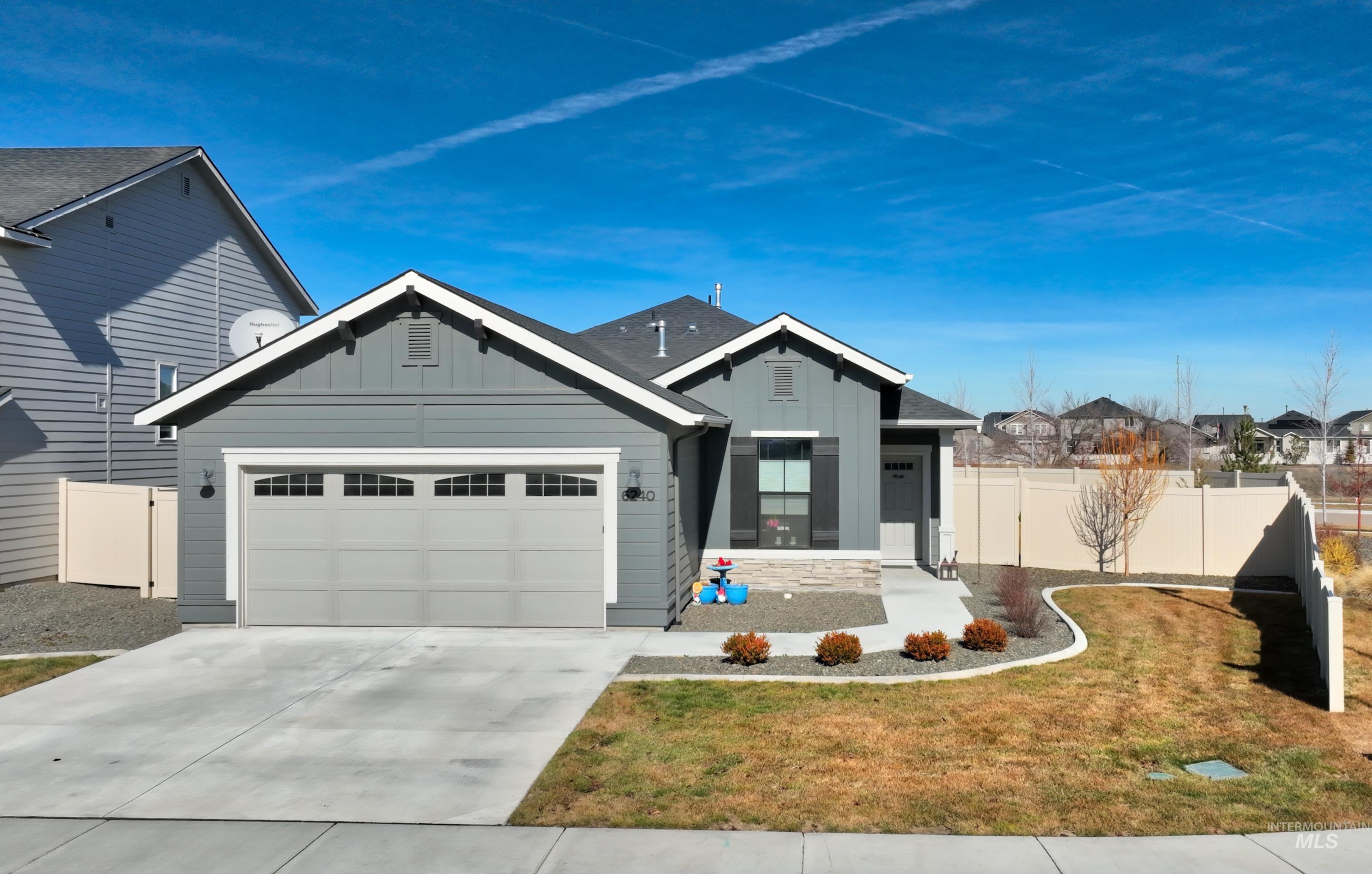 6240 W Black Butte St Property Photo