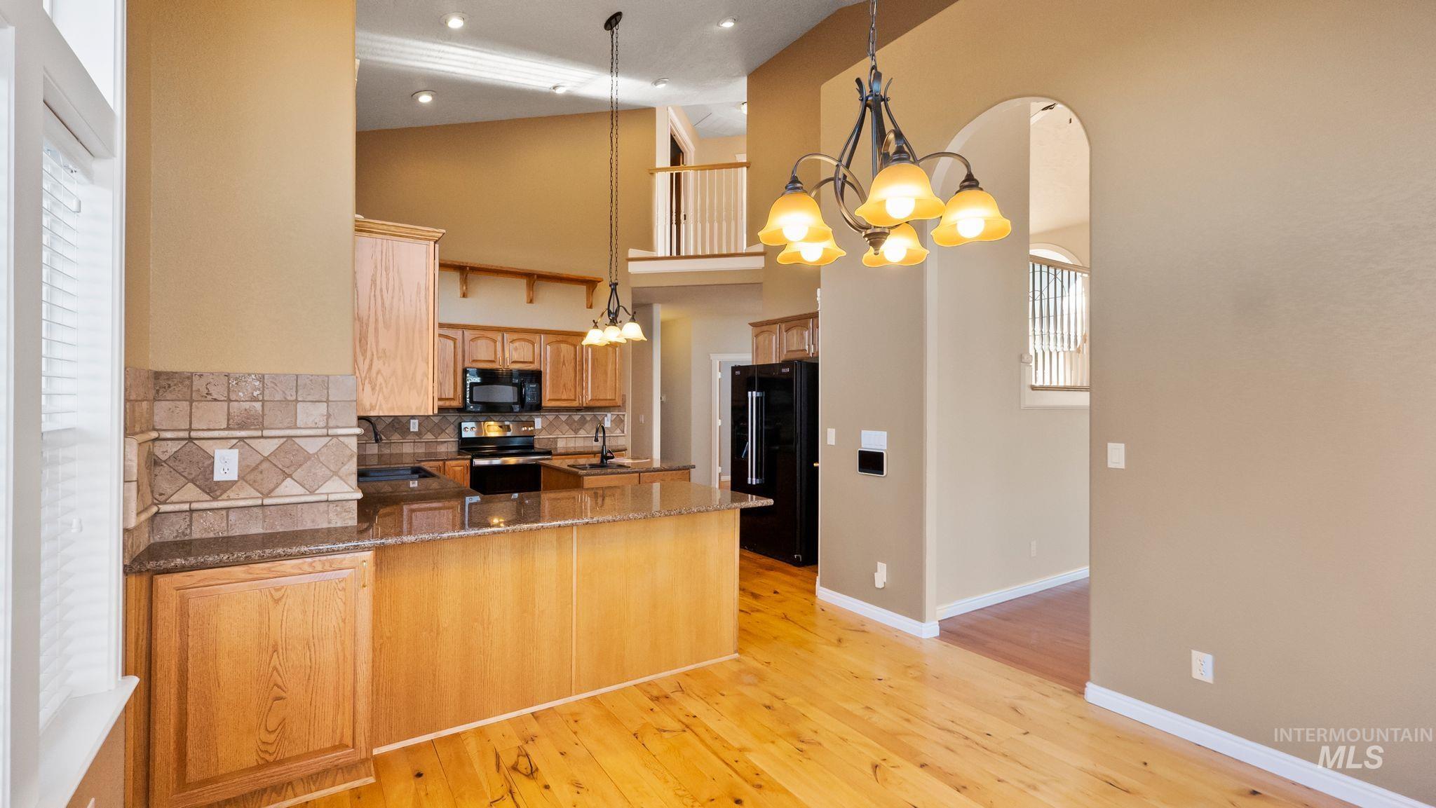 6491 N Hillsboro Property Photo 21