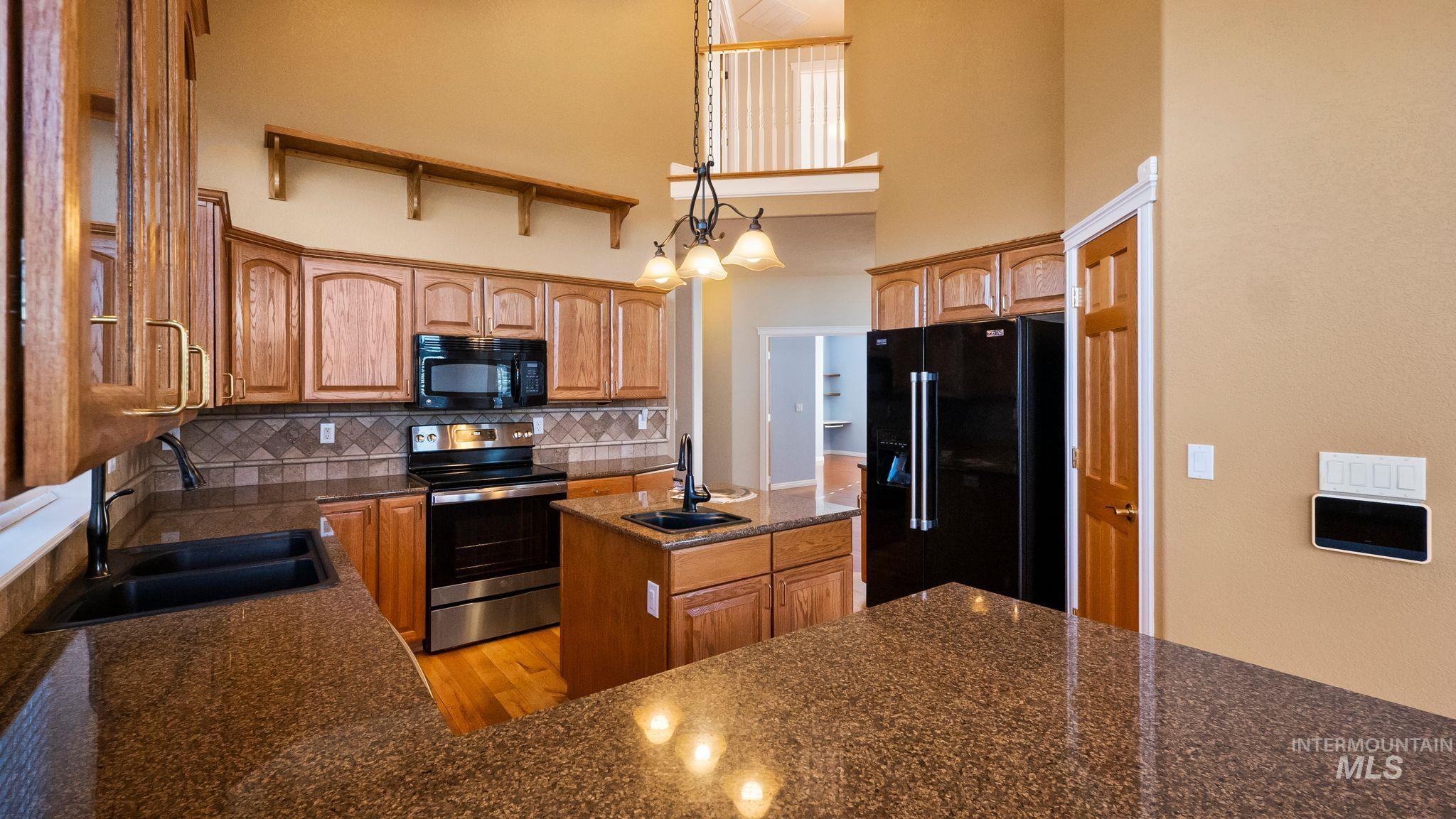 6491 N Hillsboro Property Photo 22