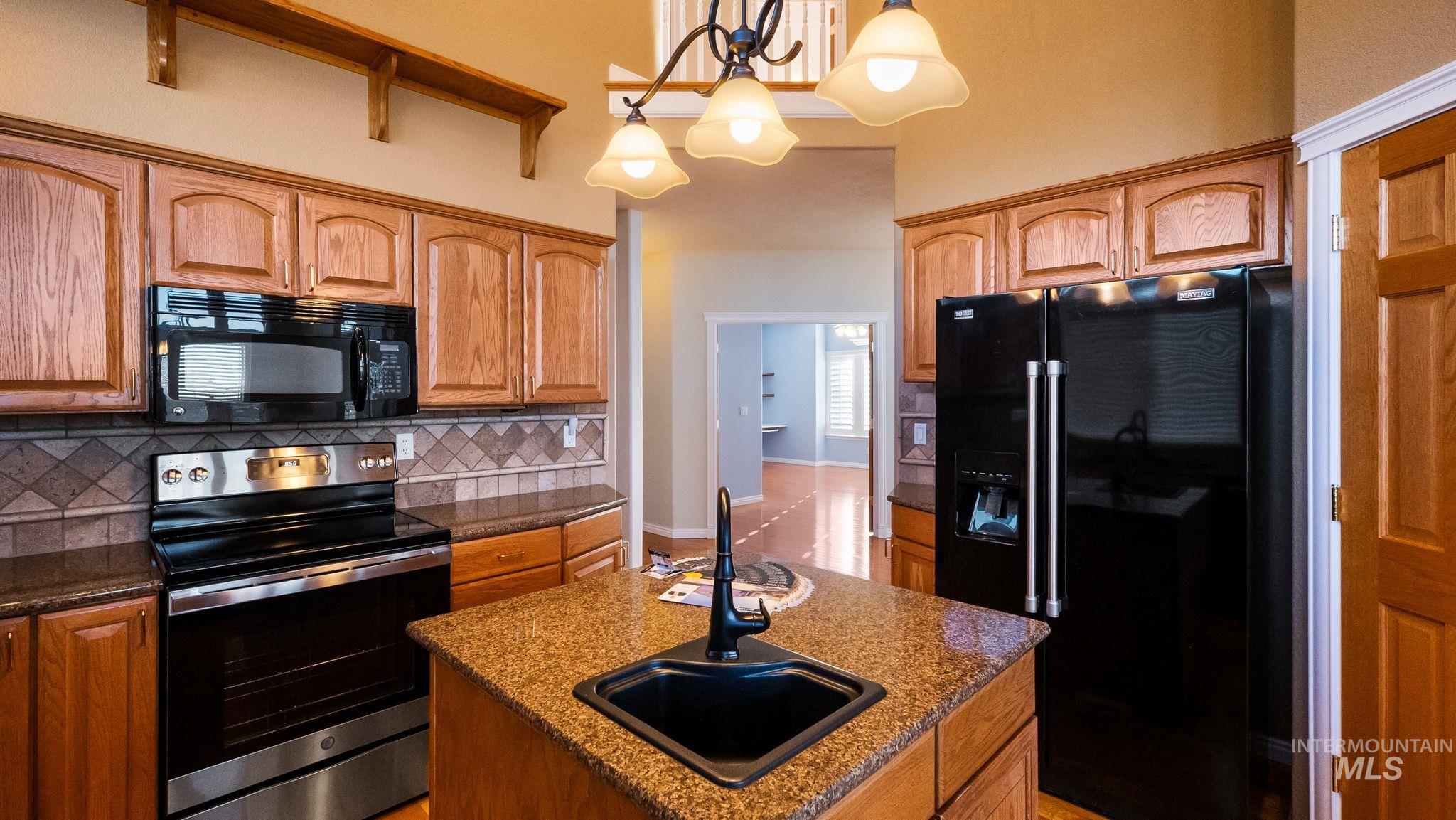 6491 N Hillsboro Property Photo 23