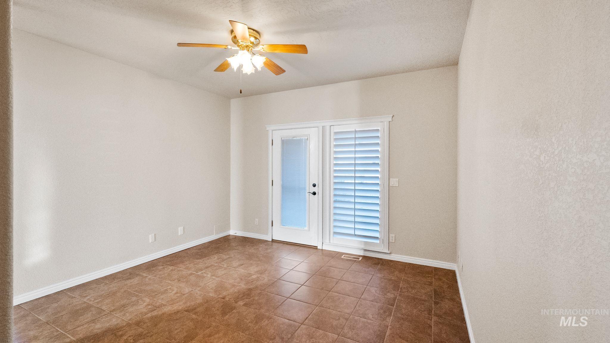 6491 N Hillsboro Property Photo 25