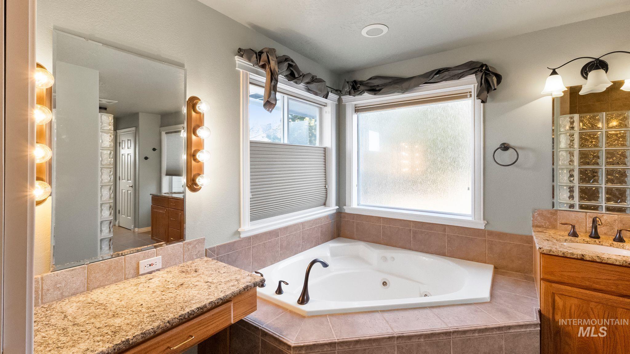 6491 N Hillsboro Property Photo 34