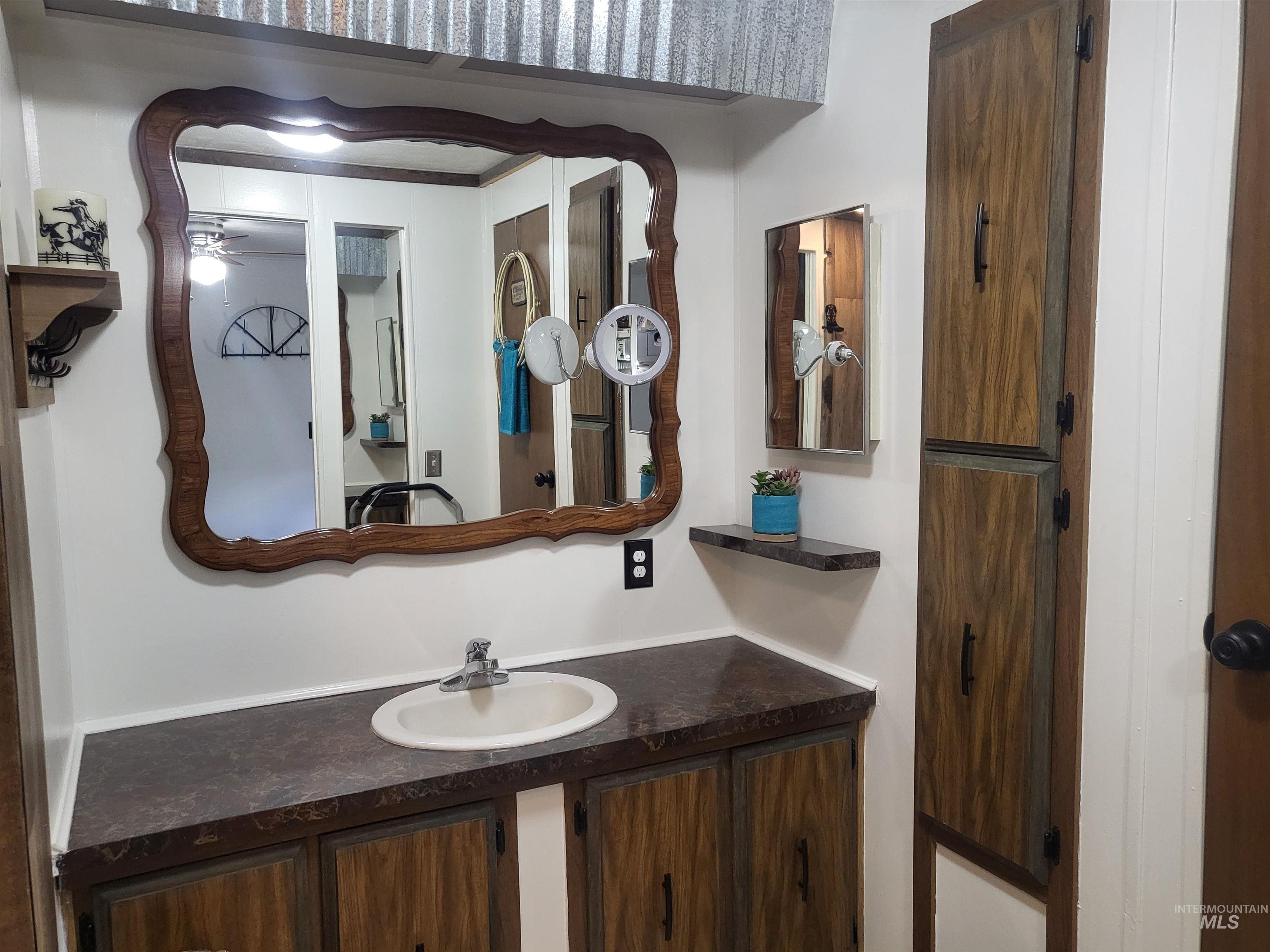 2015 6th Ave #324c Property Photo 15