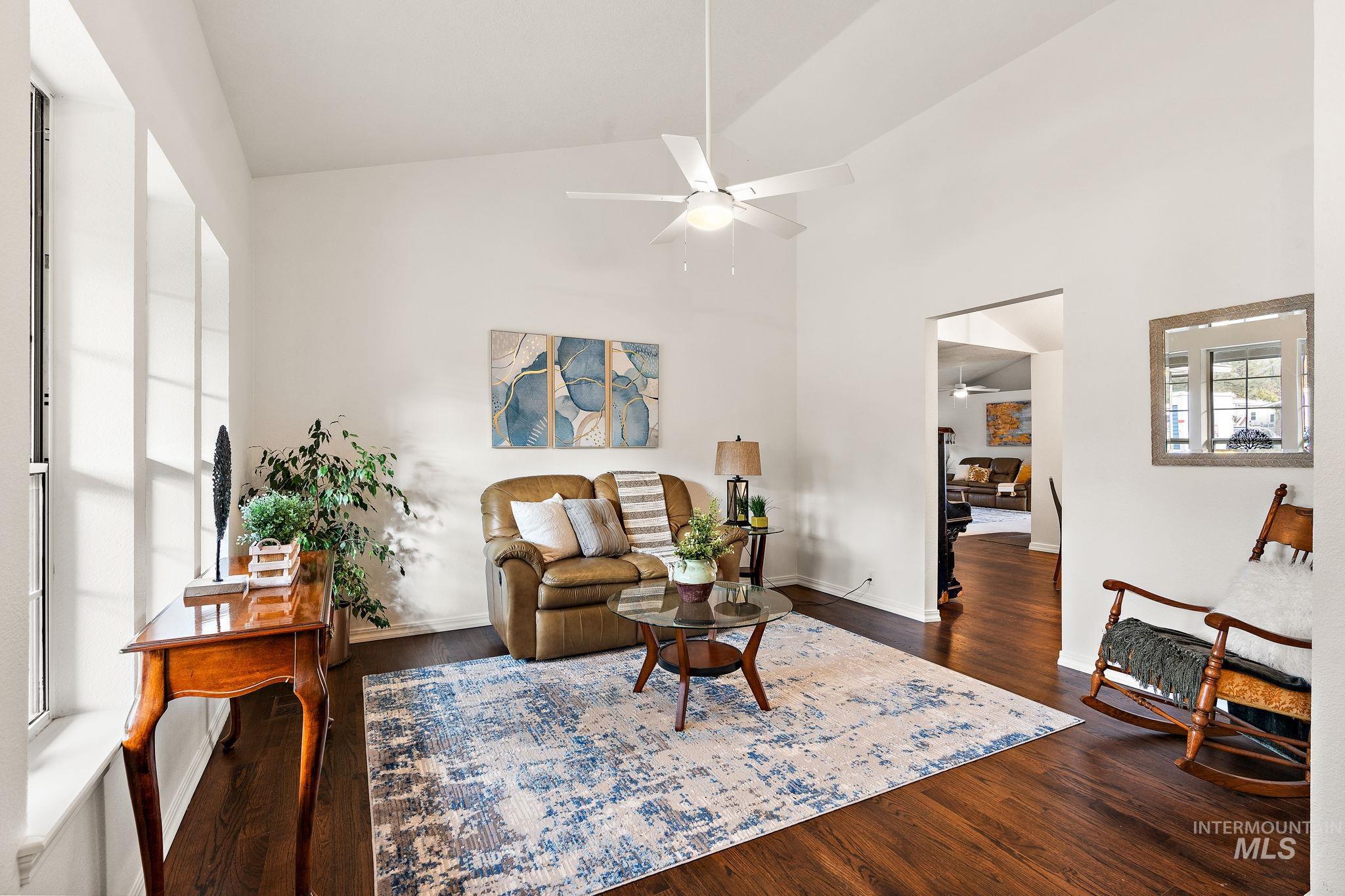 2030 W Waltman St Property Photo 10