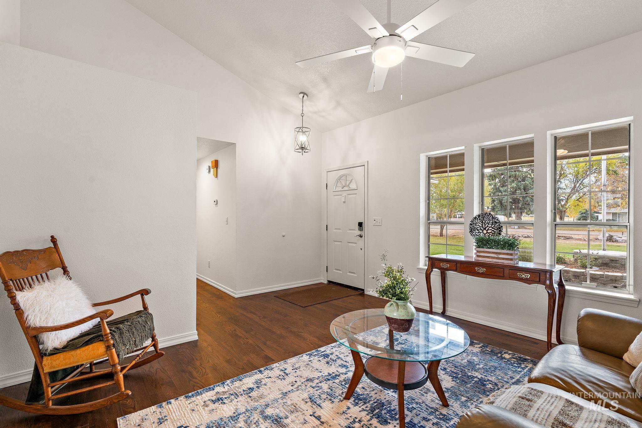 2030 W Waltman St Property Photo 11