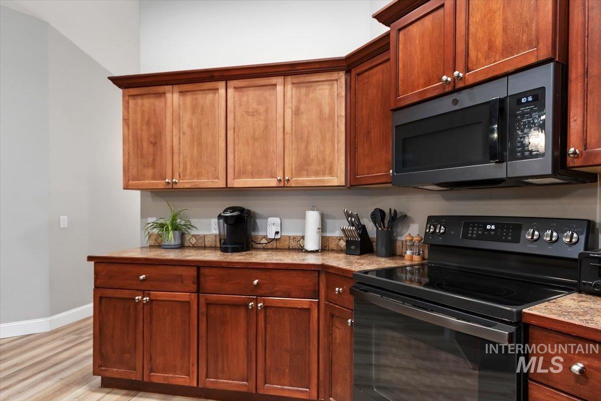 2468 E 3805 N Property Photo 6