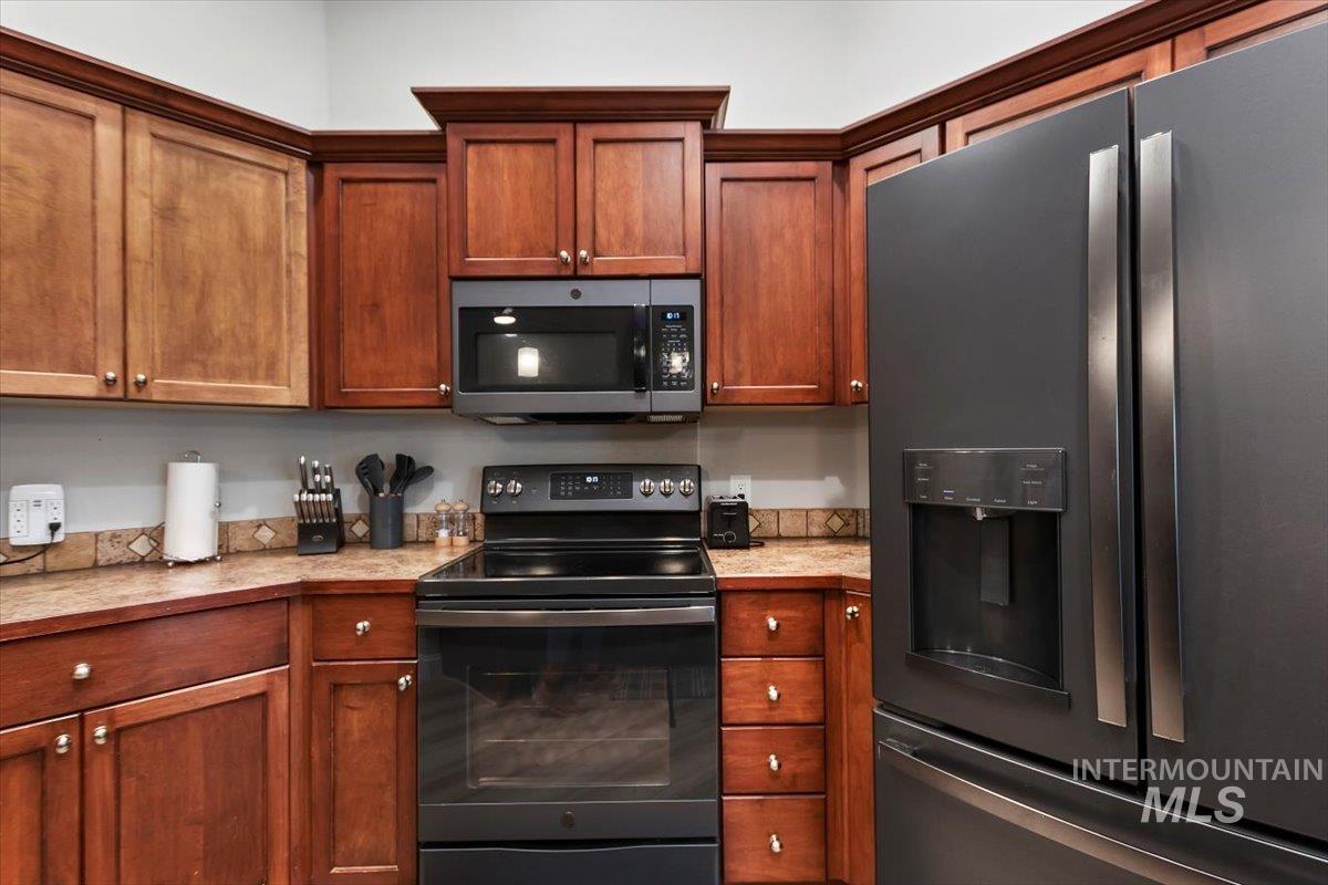 2468 E 3805 N Property Photo 7
