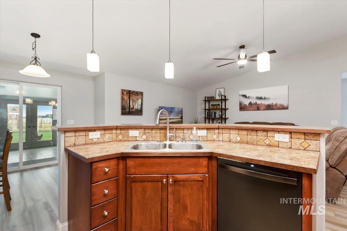 2468 E 3805 N Property Photo 8