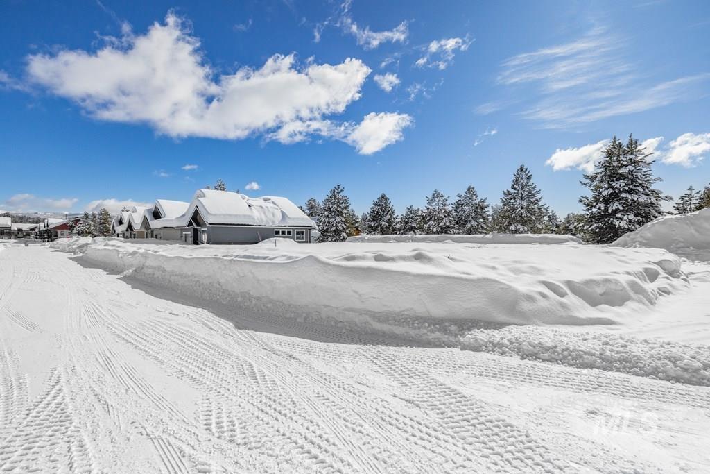 112 Bighorn Court Property Photo 3