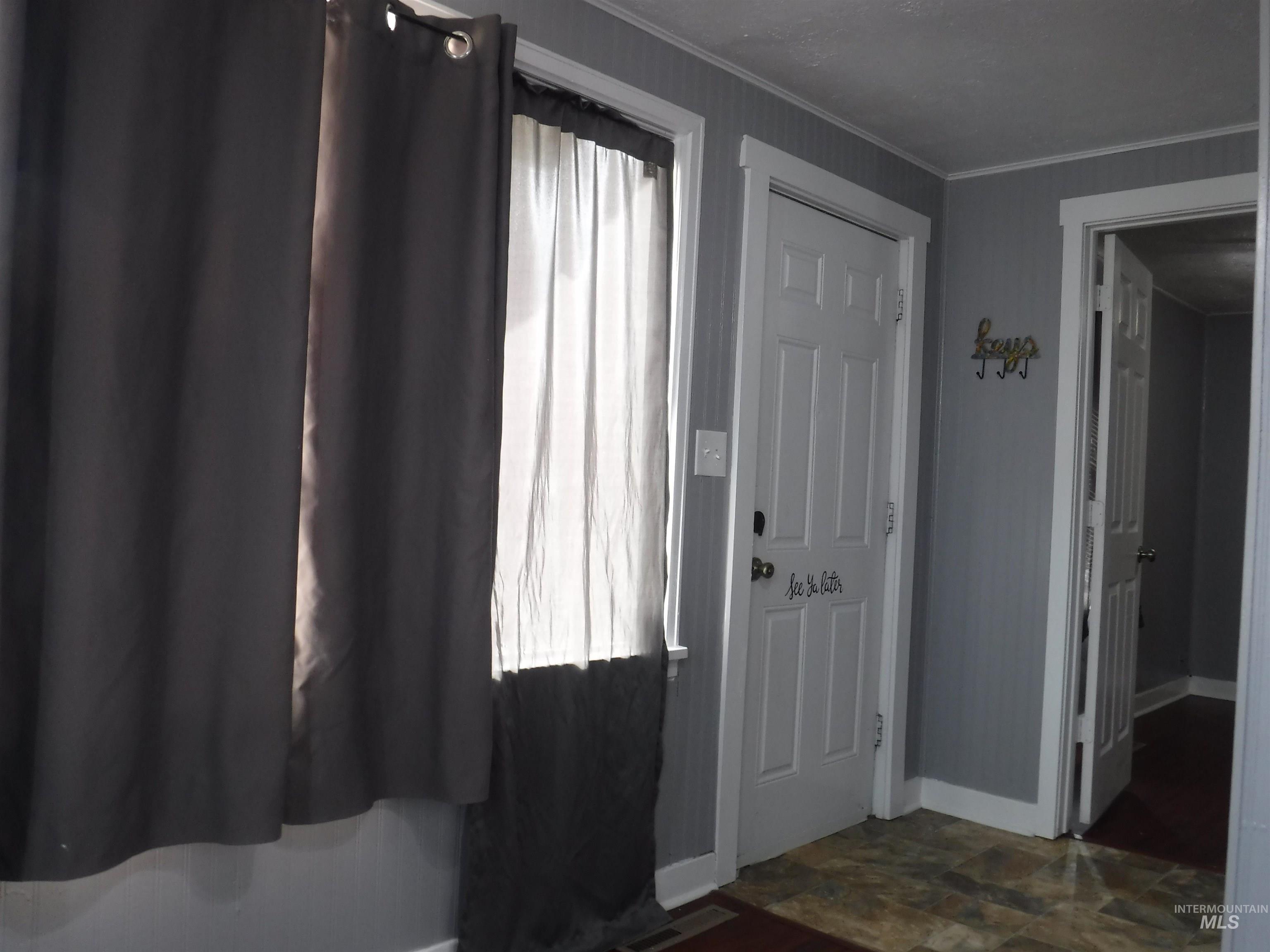 1010 6th Street Property Photo 4
