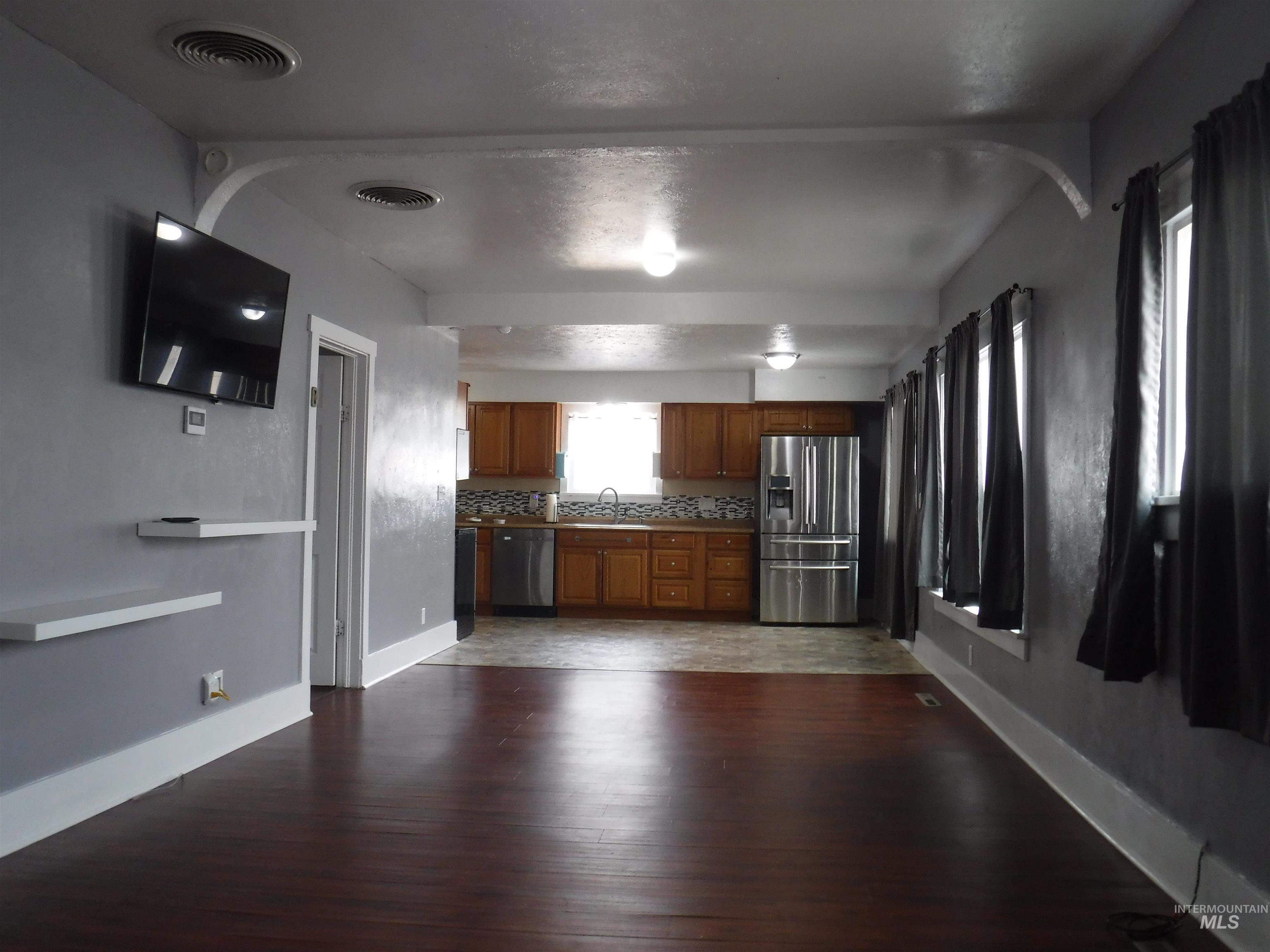 1010 6th Street Property Photo 7