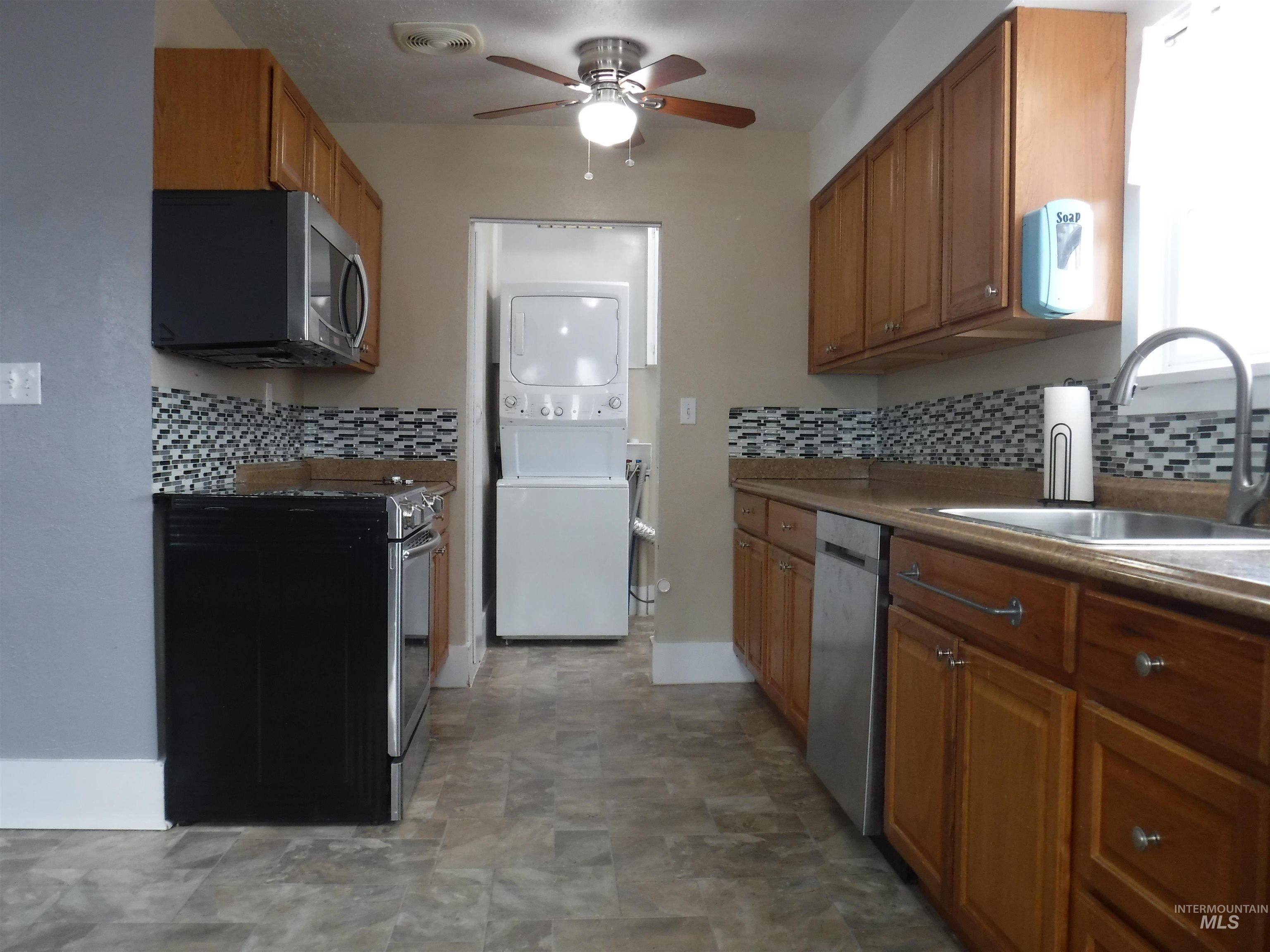 1010 6th Street Property Photo 9