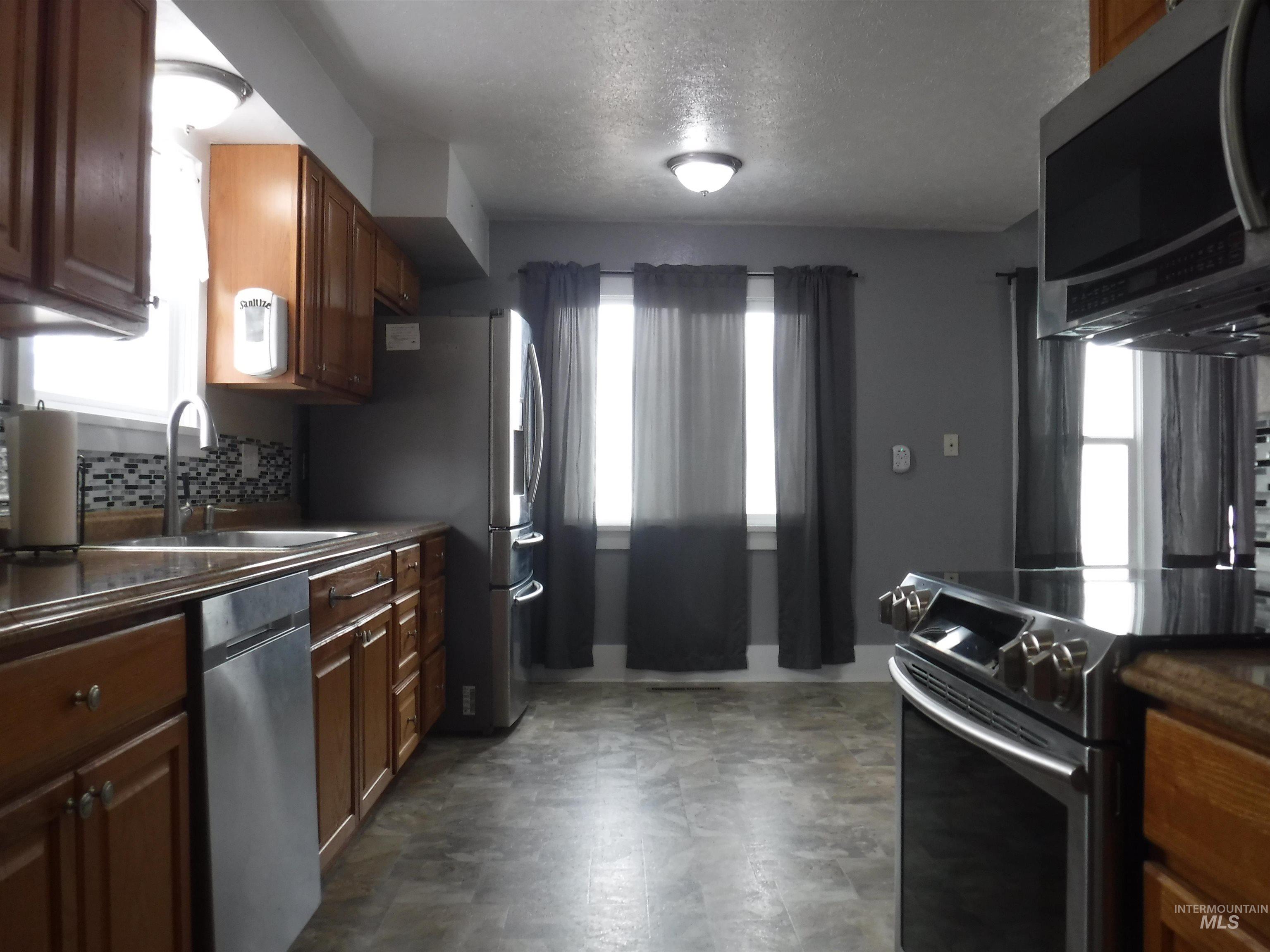 1010 6th Street Property Photo 10