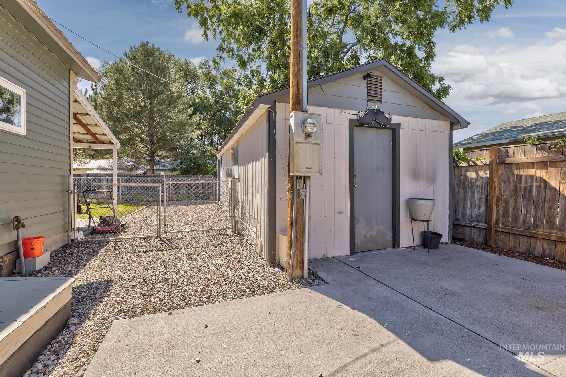 535 15th St. Property Photo 33