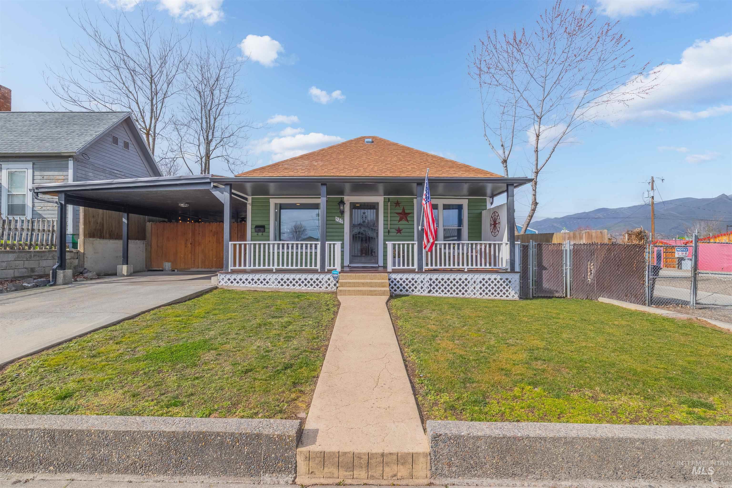520 7th St Property Photo