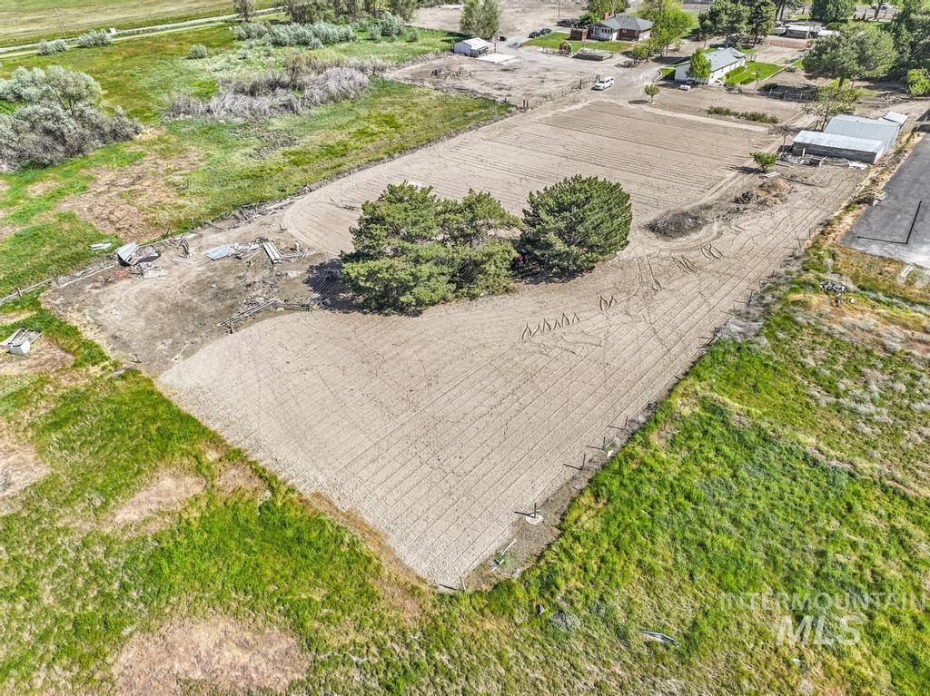 1907 & 1923 Pole Line Rd E Property Photo 17