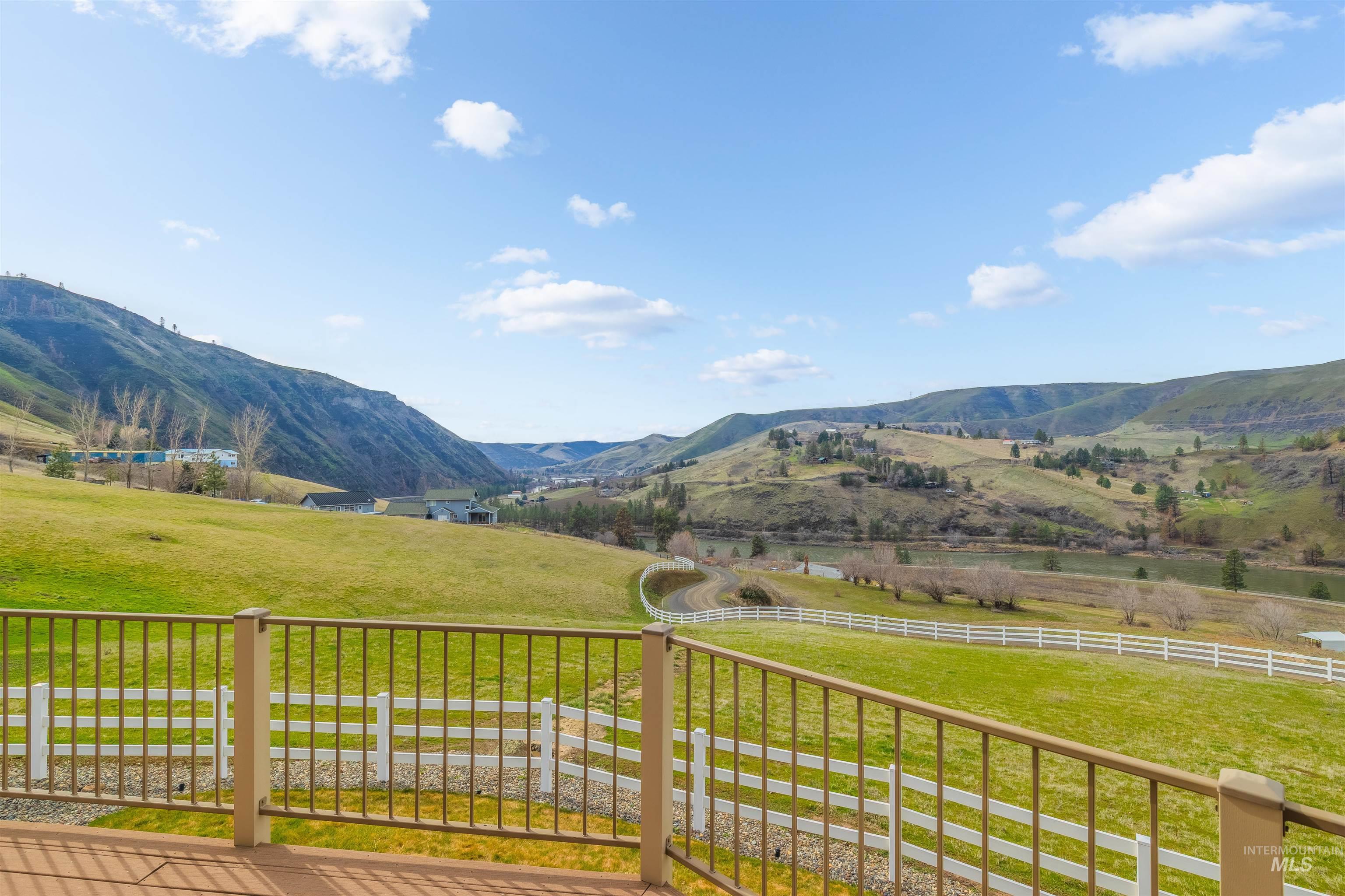 21766 Clearwater Ridge Property Photo 8