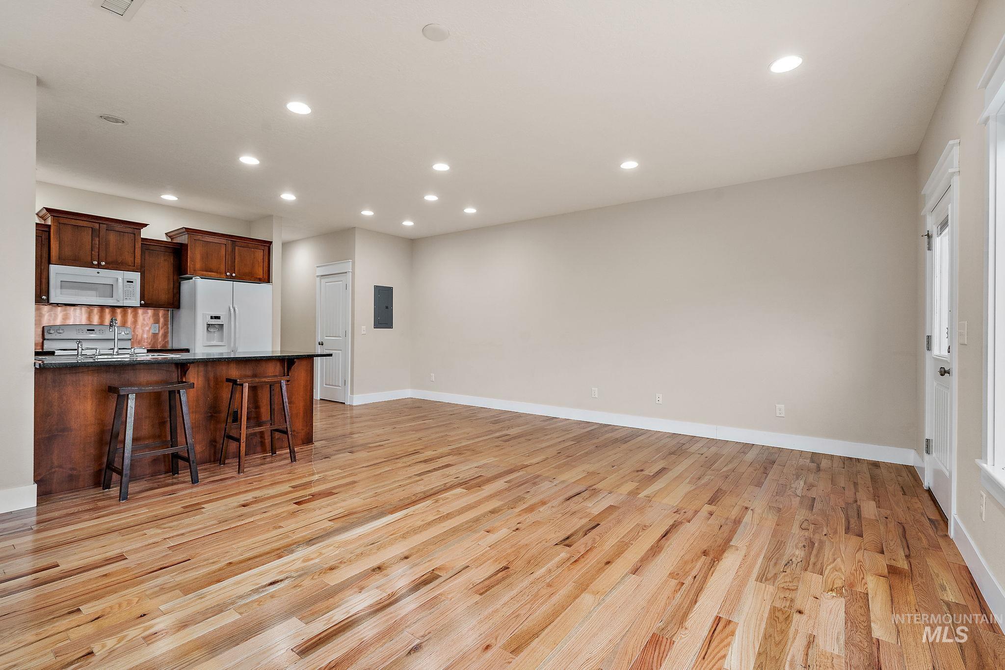 1308/1310 S Michigan Ave Property Photo 12