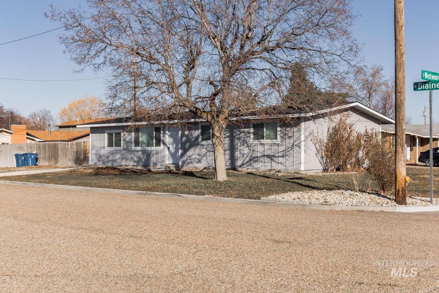 518 Blaine Ave Property Photo