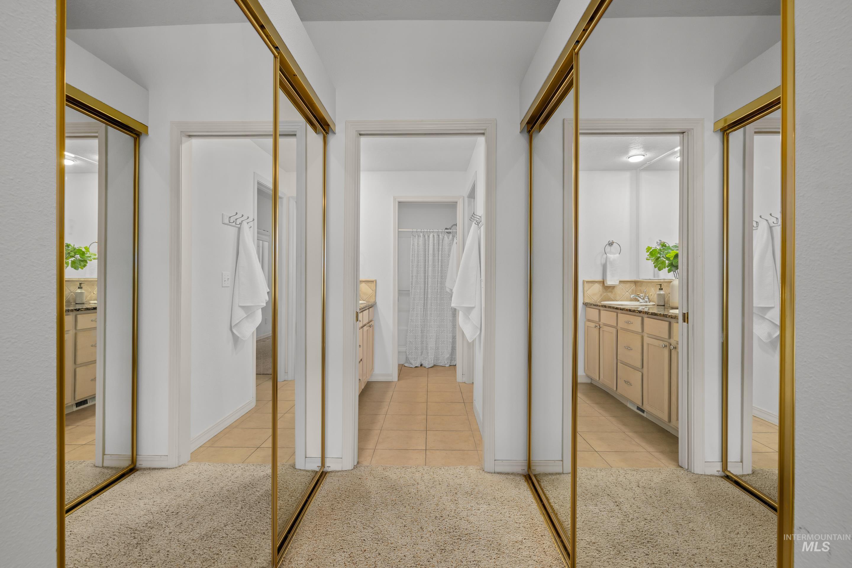 5116 S Surprise Way Property Photo 15
