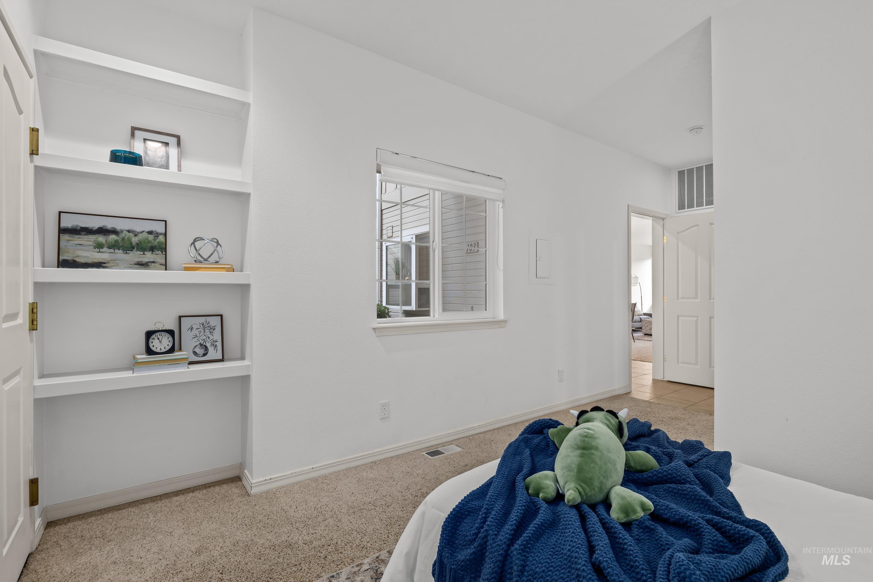 5116 S Surprise Way Property Photo 18