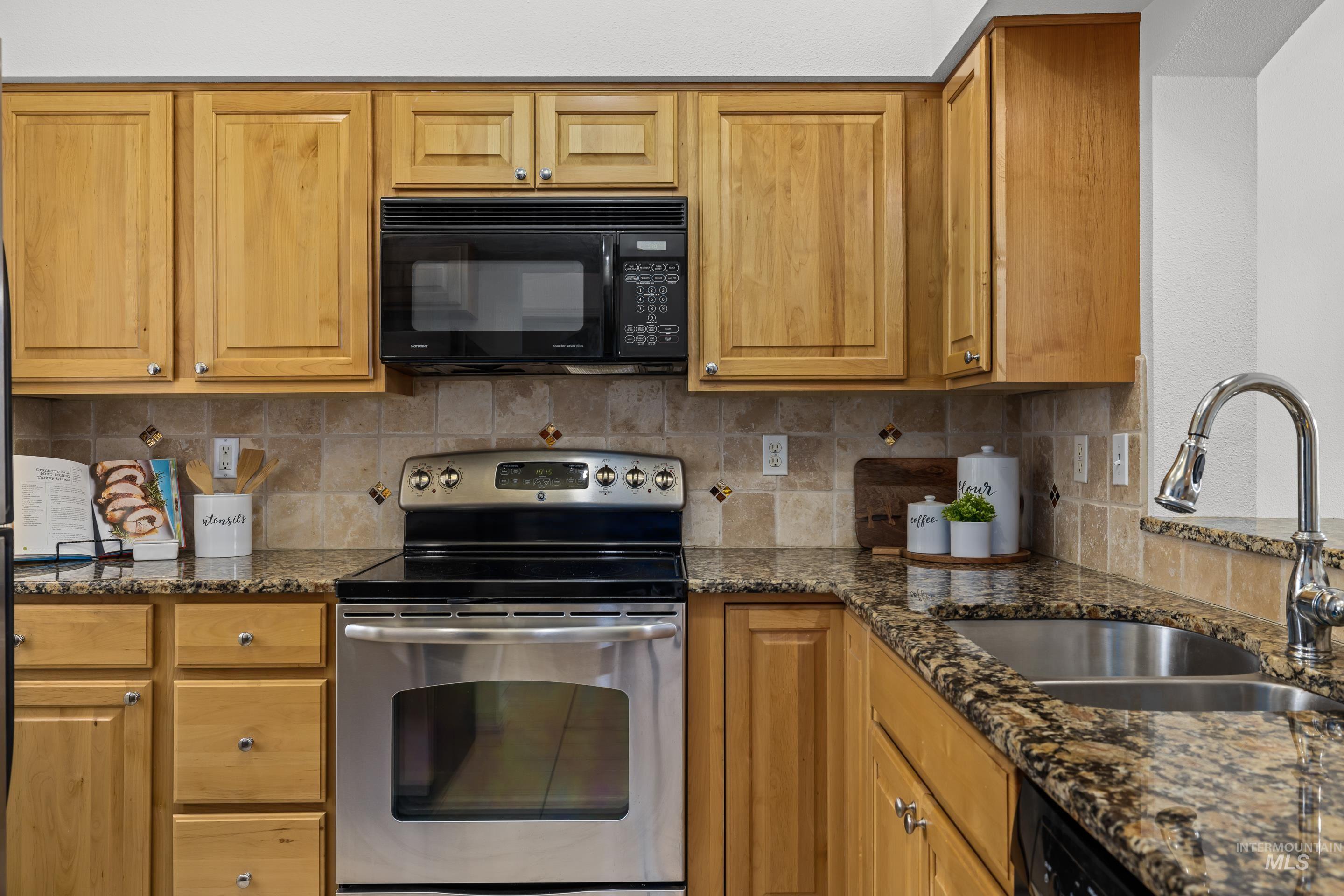 5116 S Surprise Way Property Photo 21