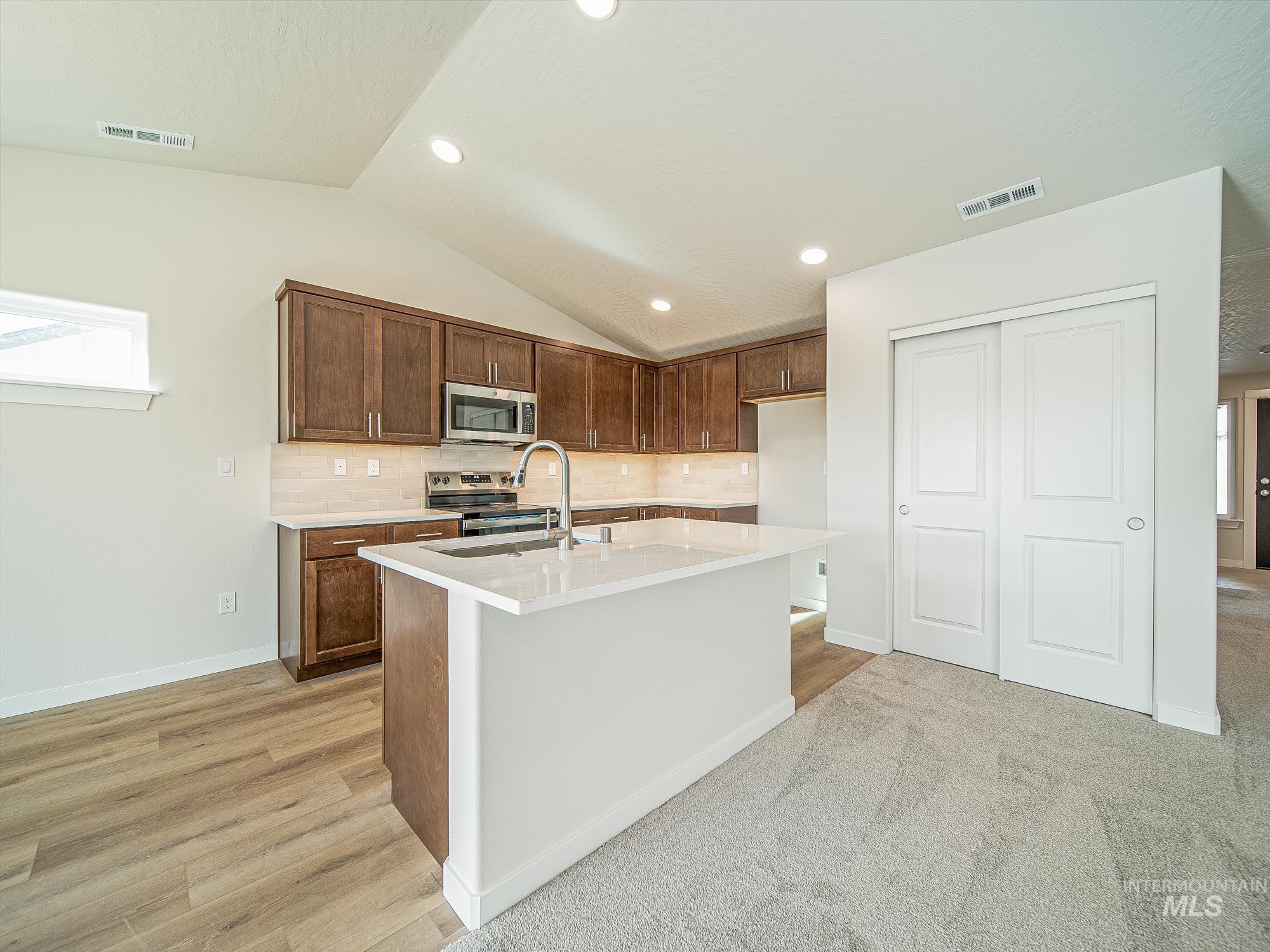 2294 E Cave Falls St Property Photo 5