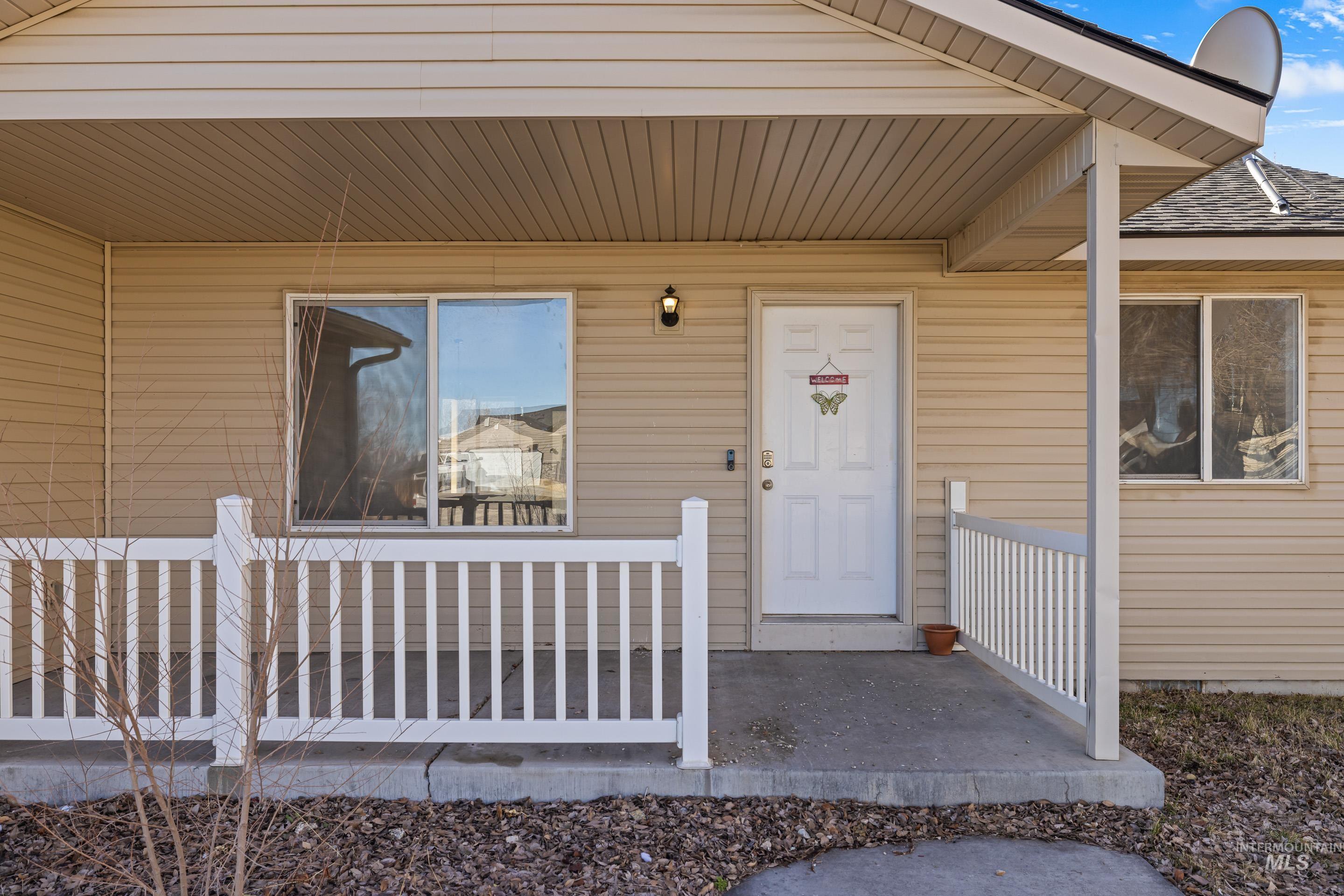 1379 Nw Withrow Ct Property Photo 6