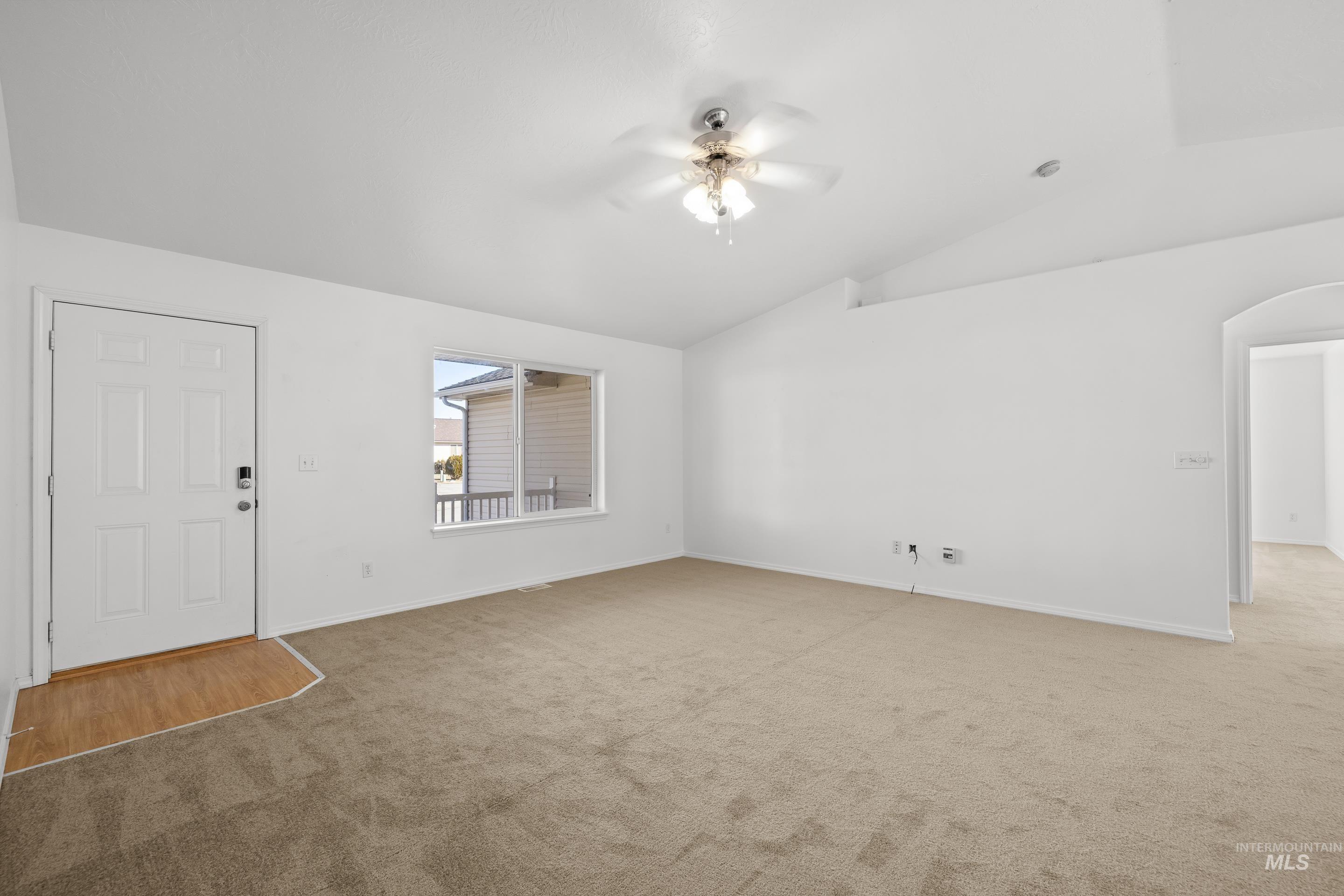 1379 Nw Withrow Ct Property Photo 7