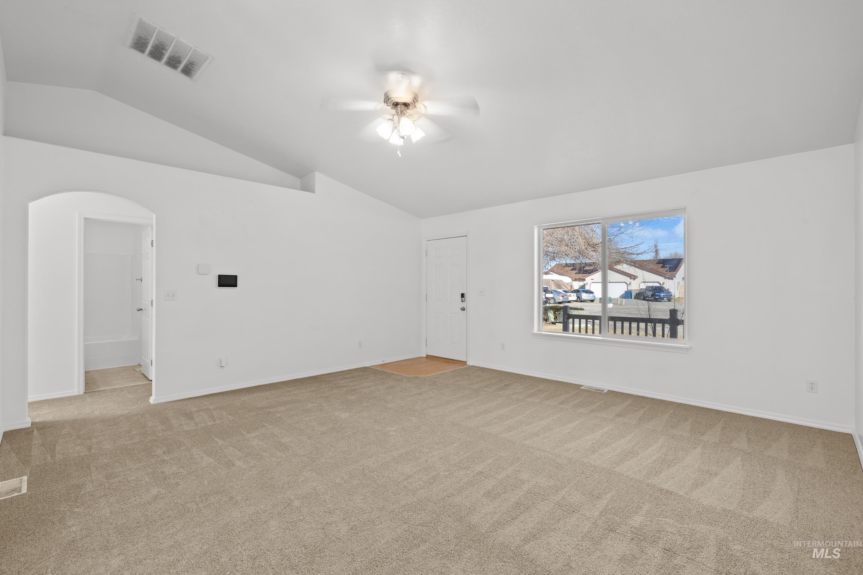 1379 Nw Withrow Ct Property Photo 9