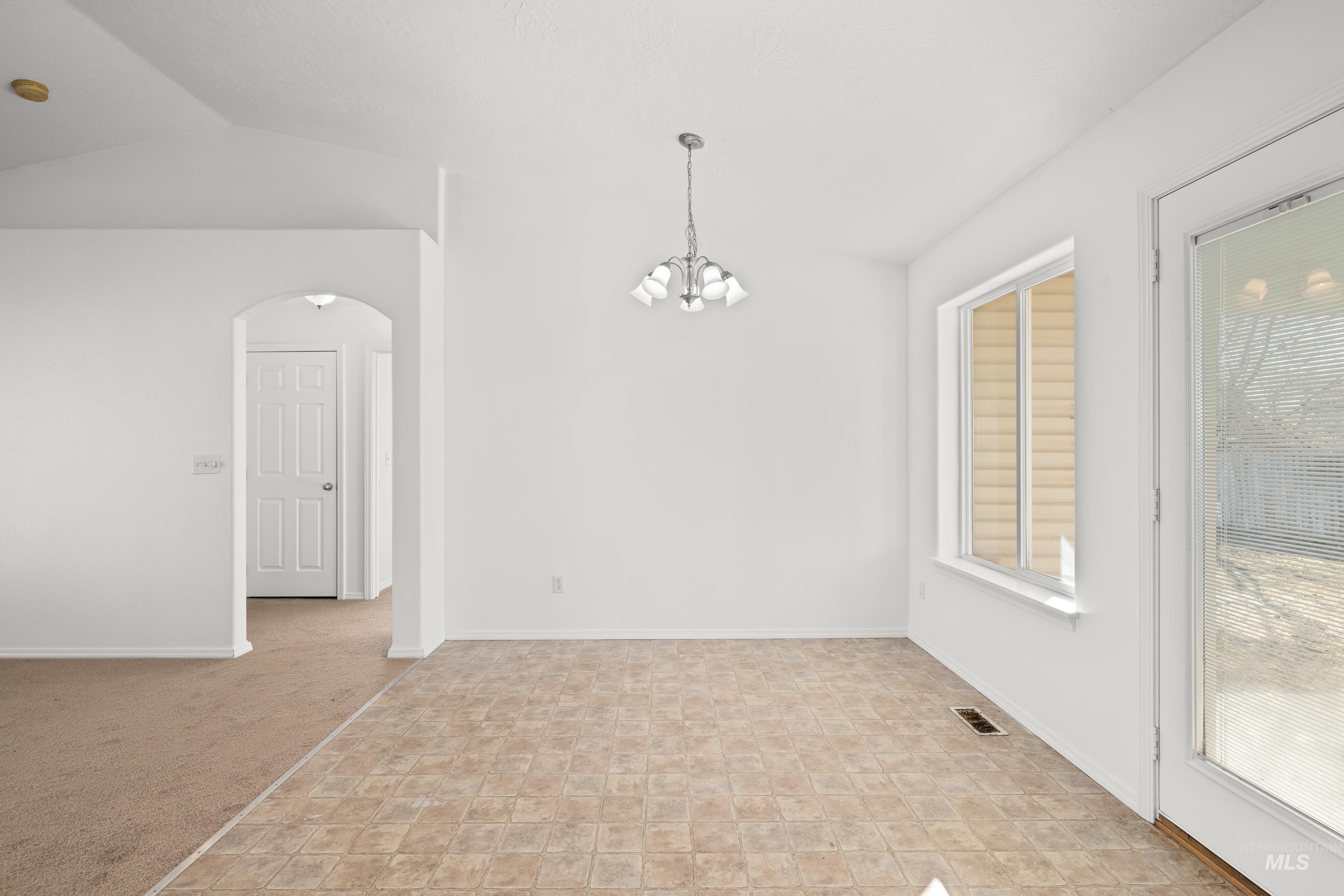 1379 Nw Withrow Ct Property Photo 18