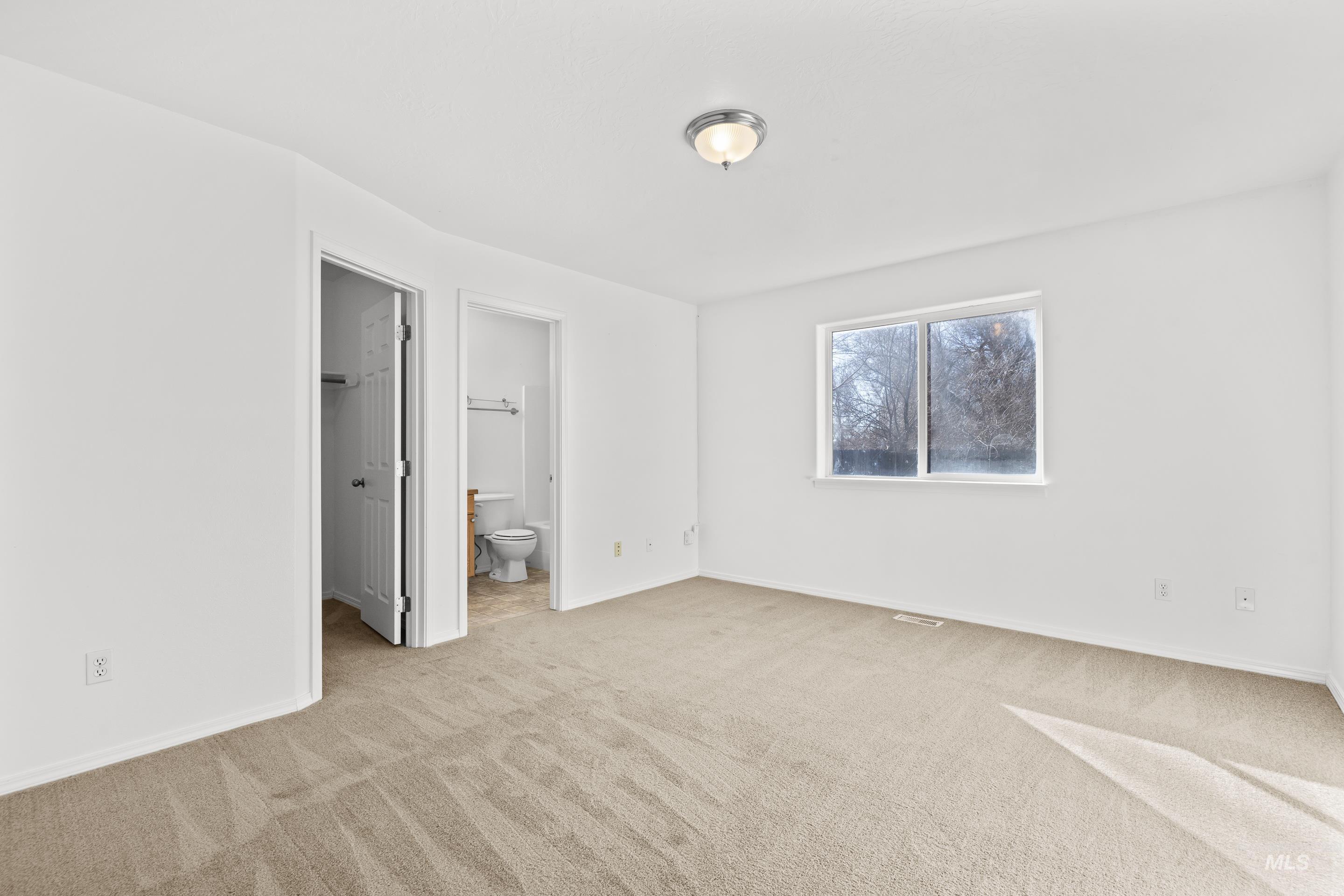 1379 Nw Withrow Ct Property Photo 19