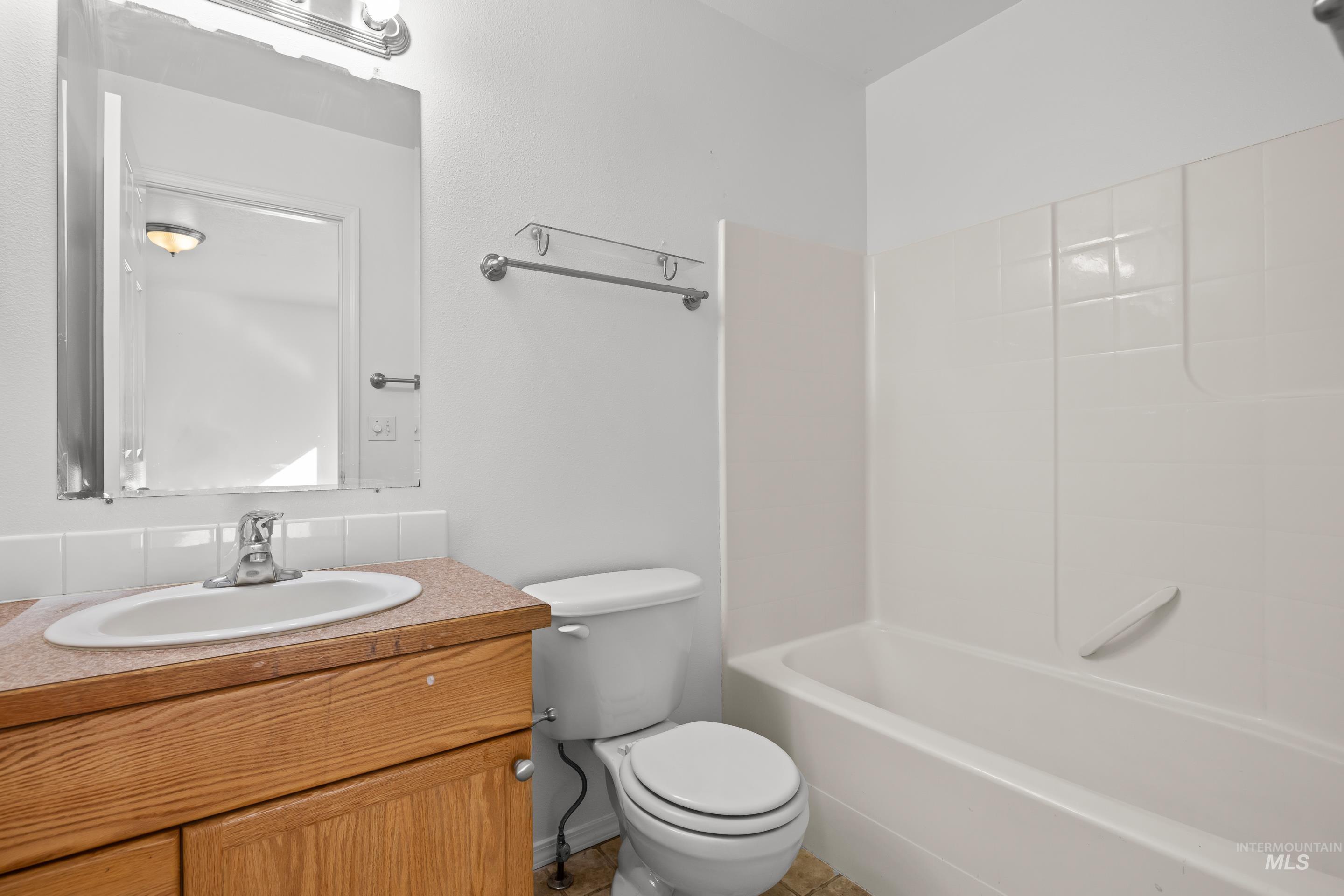 1379 Nw Withrow Ct Property Photo 21
