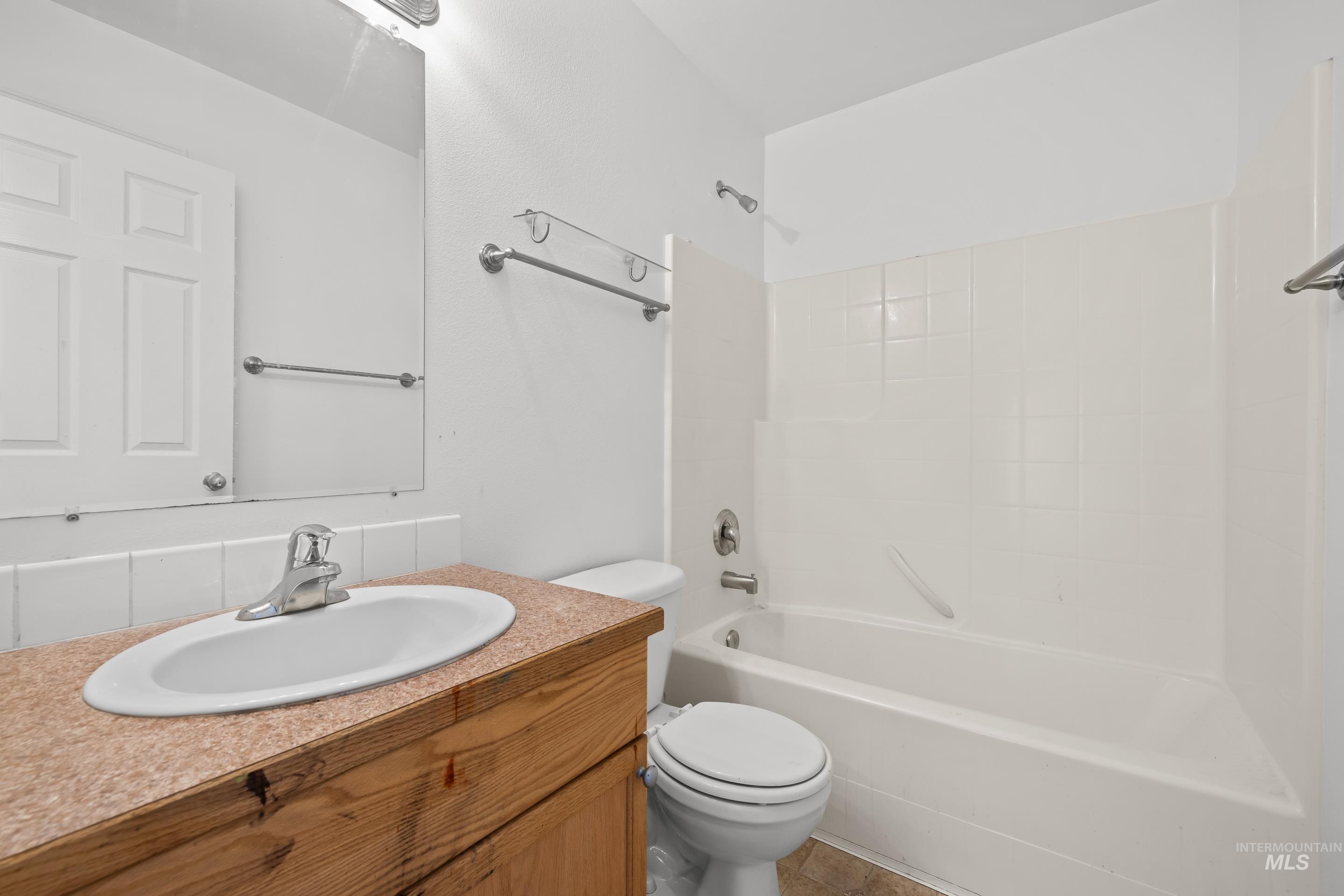 1379 Nw Withrow Ct Property Photo 28