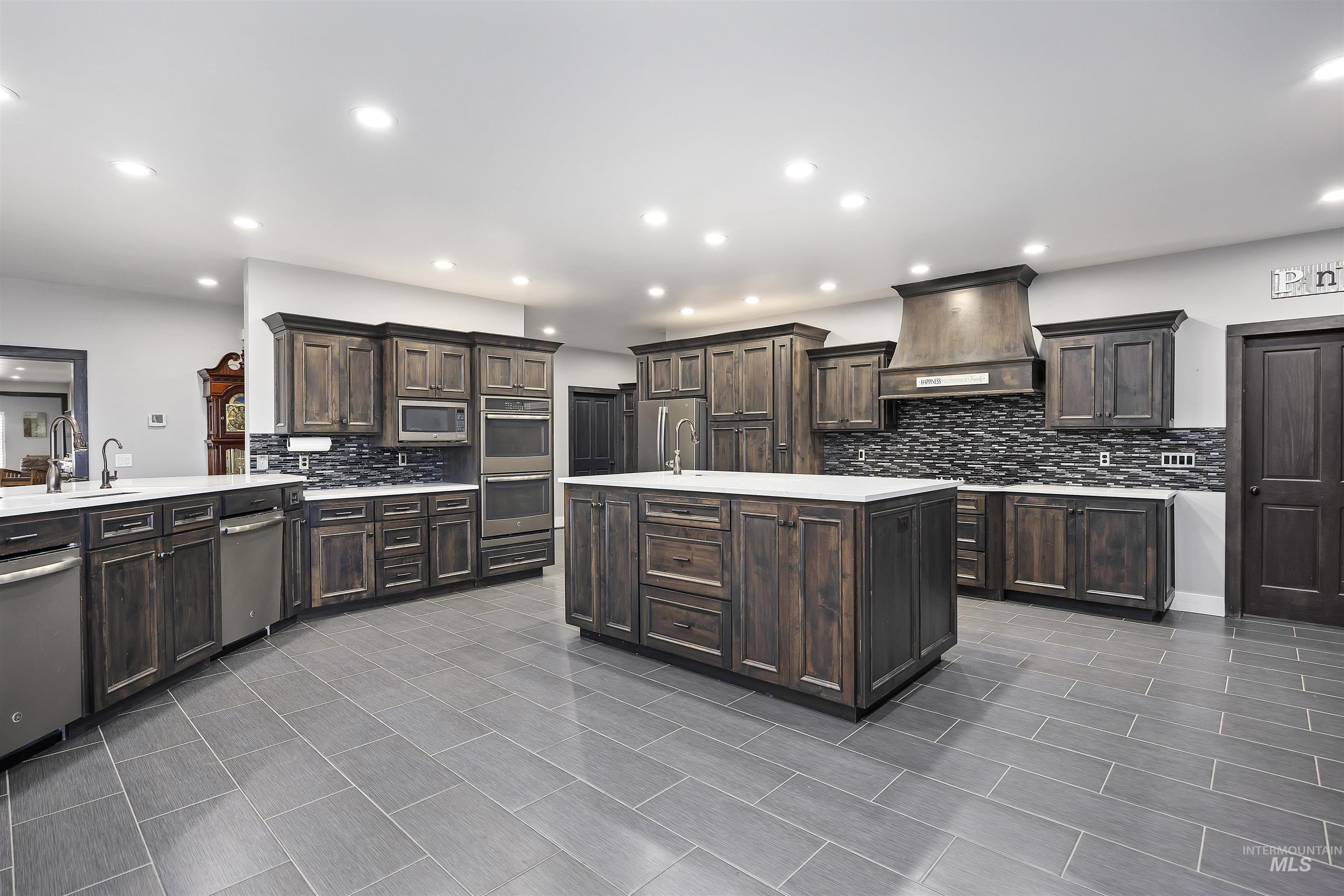 4030 N 3329 E Property Photo 8
